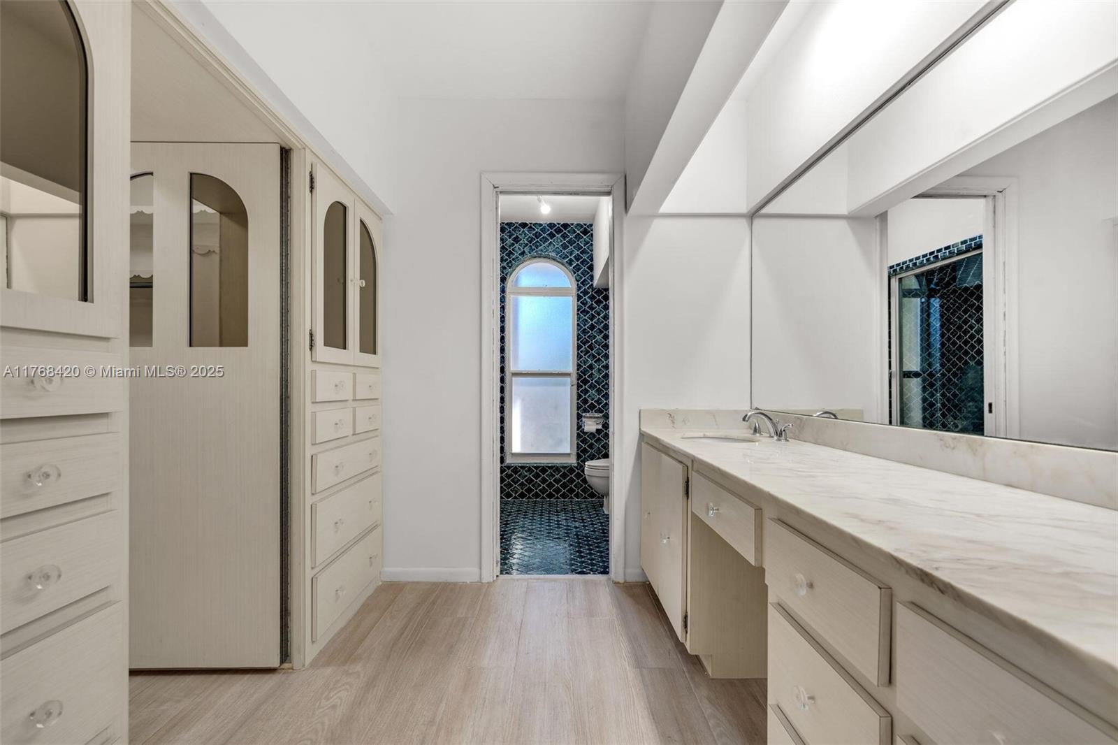 HOLLYWOOD HILLS AMEN PLAT - Residential
