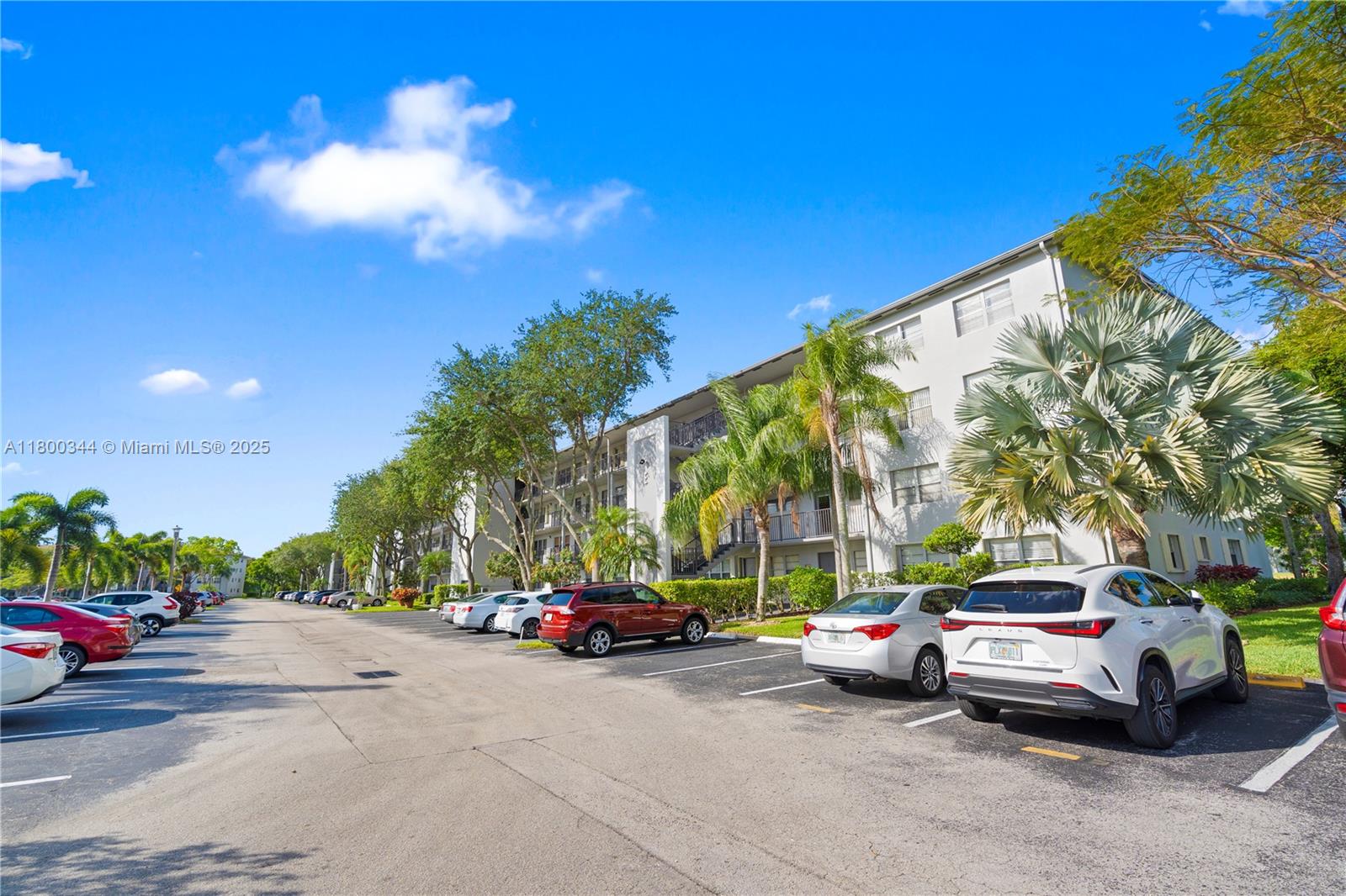 Property for Sale at 300 Sw 134th Way 413E, Pembroke Pines, Miami-Dade County, Florida - Bedrooms: 2 
Bathrooms: 2  - $185,500