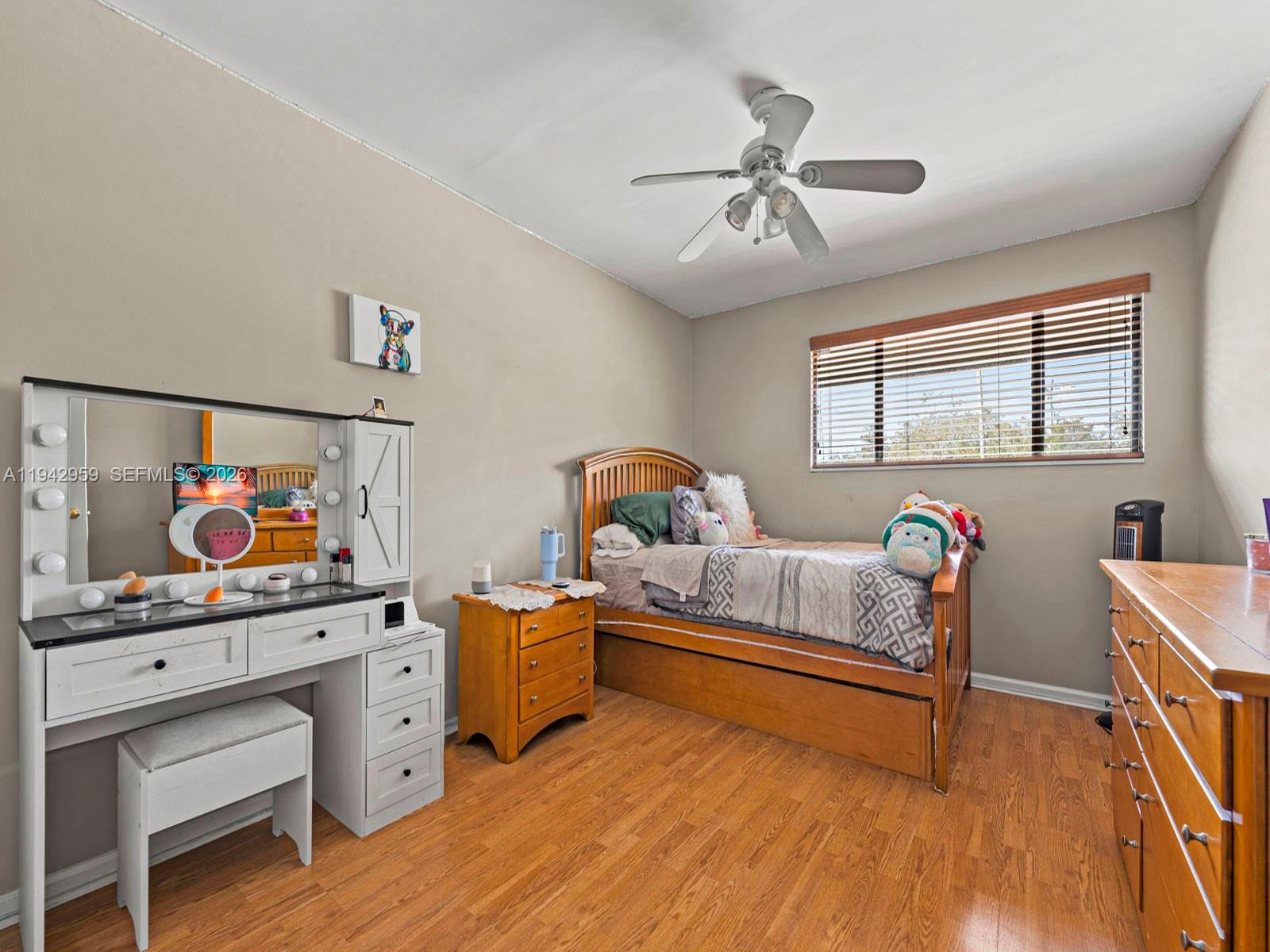 BRIAR BAY TOWNHOUSE ESTAT - Residential