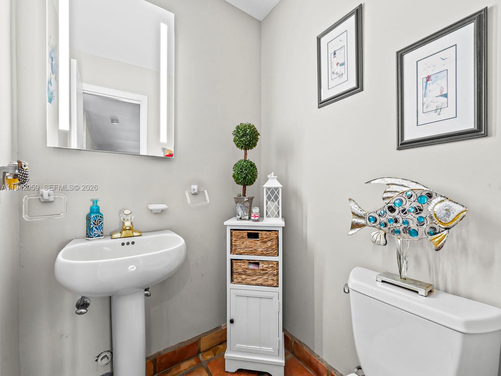 BRIAR BAY TOWNHOUSE ESTAT - Residential