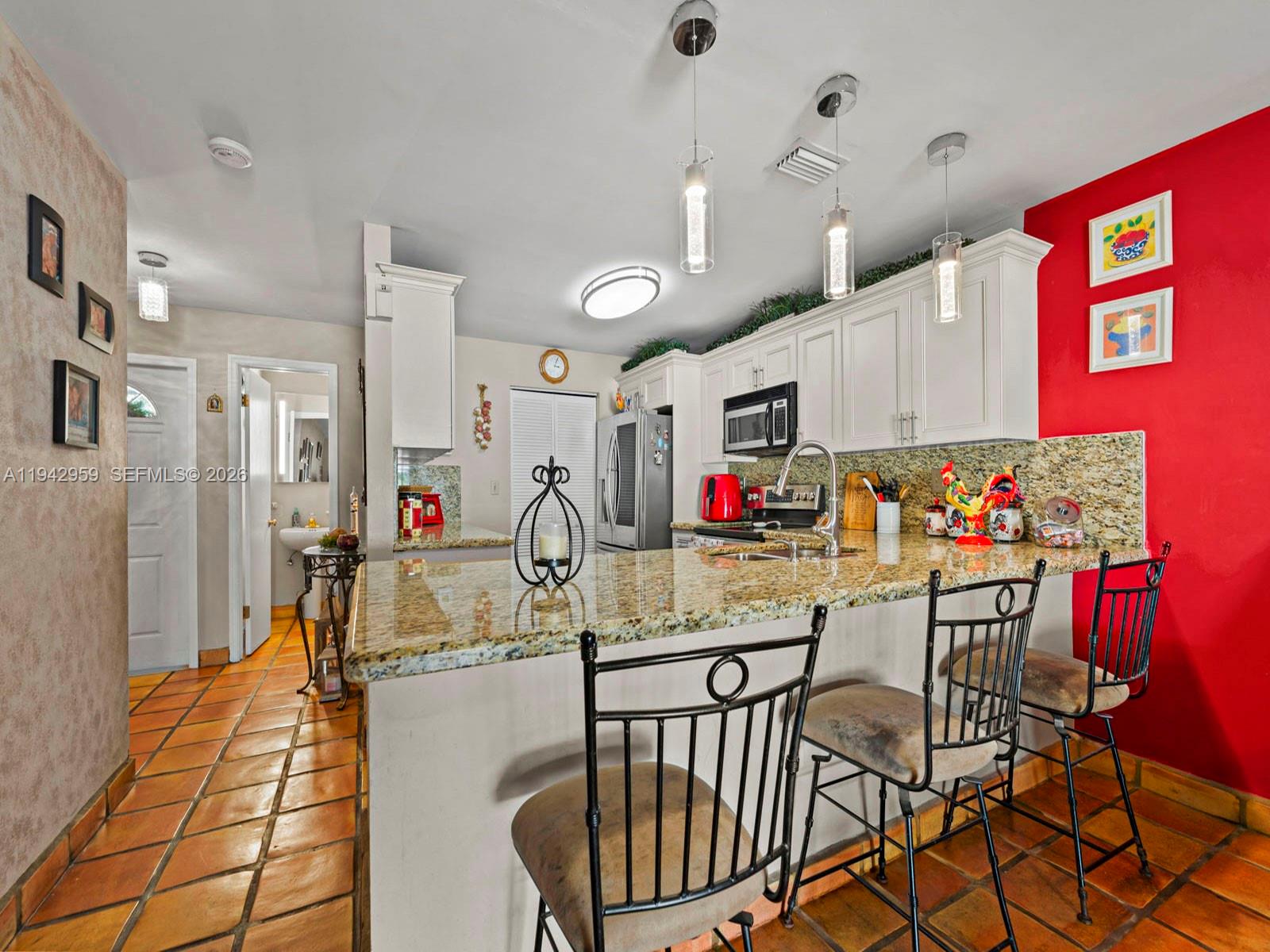 BRIAR BAY TOWNHOUSE ESTAT - Residential