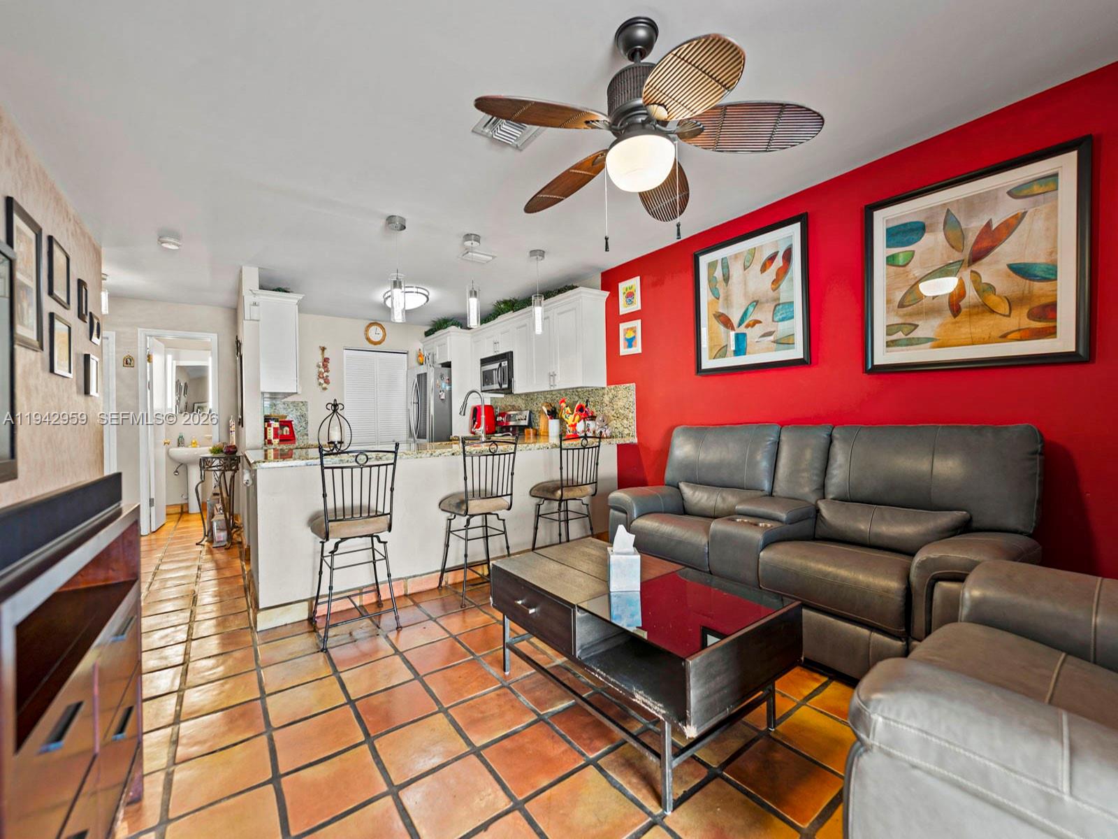 BRIAR BAY TOWNHOUSE ESTAT - Residential