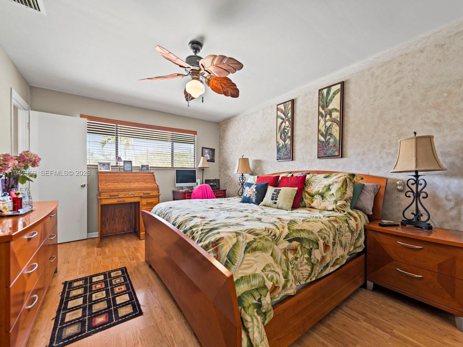 BRIAR BAY TOWNHOUSE ESTAT - Residential