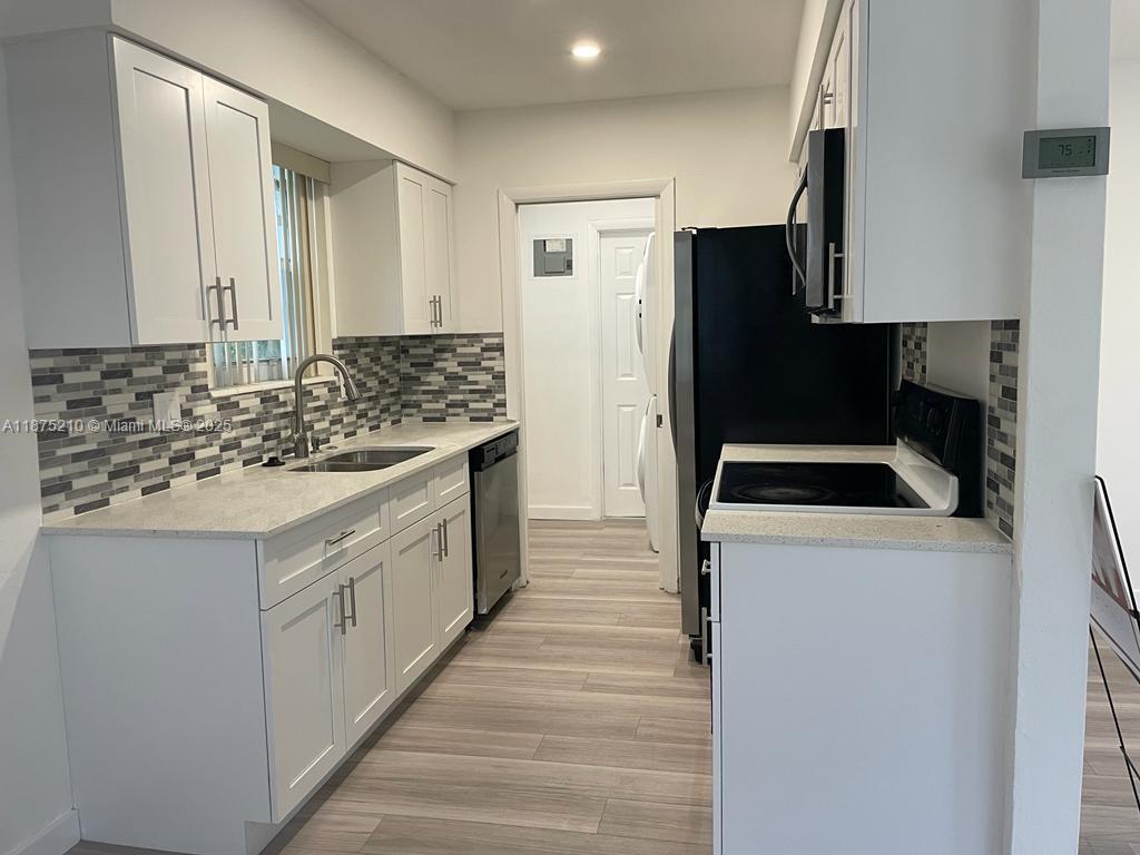 HOLLYWOOD BEACH GARDENS P - Residential Lease