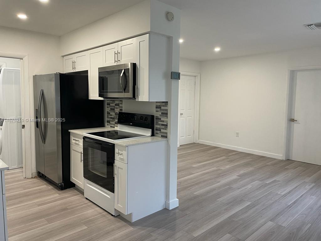 HOLLYWOOD BEACH GARDENS P - Residential Lease