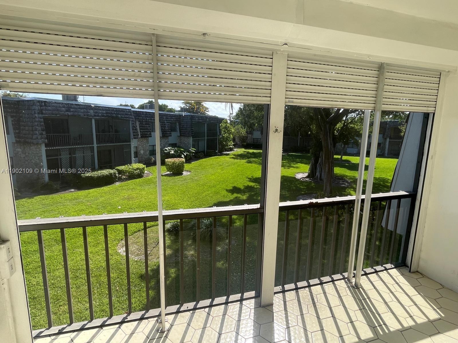 OAKLAND SHORES CONDOMINIU - Residential Lease