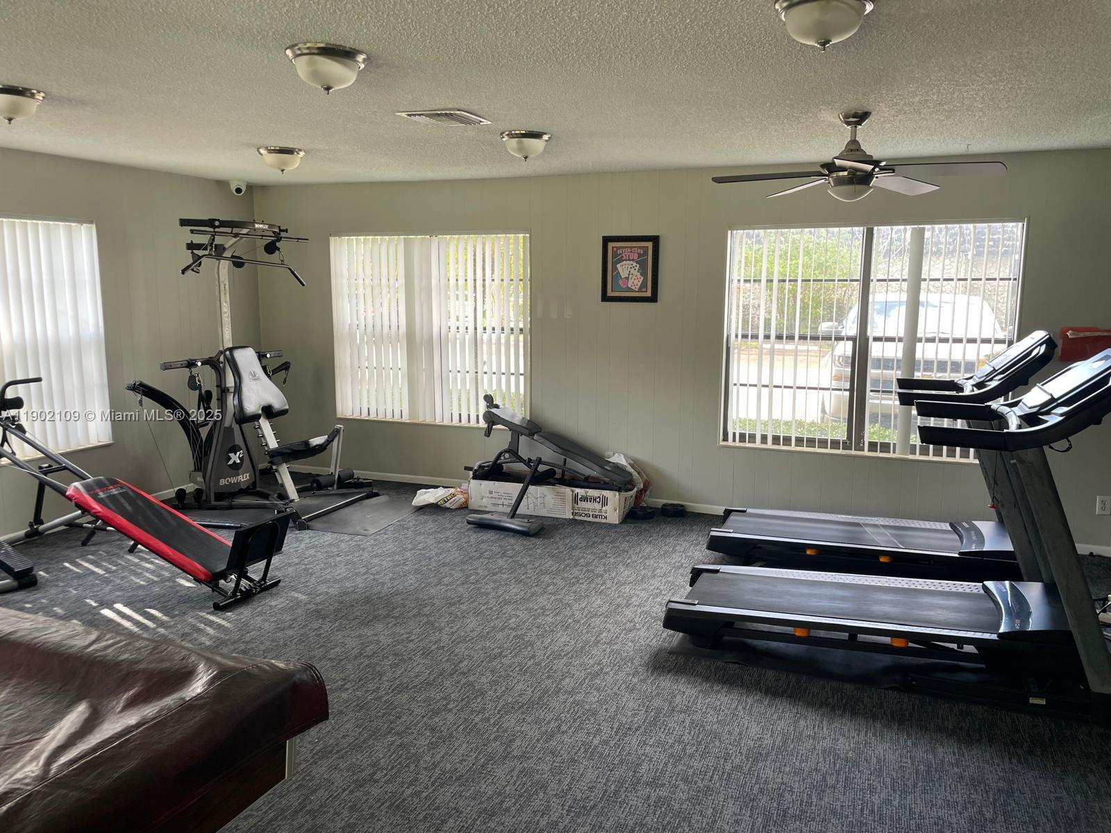 OAKLAND SHORES CONDOMINIU - Residential Lease