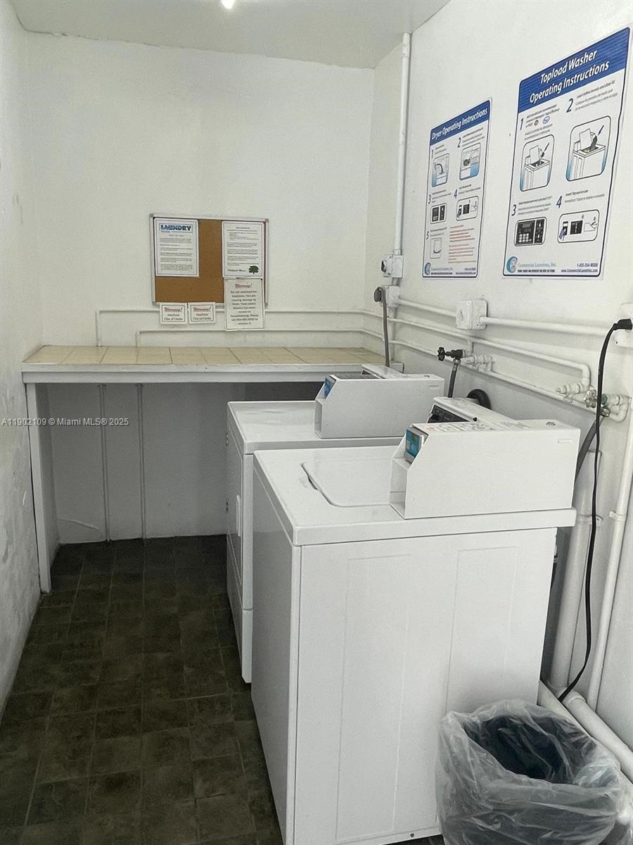 OAKLAND SHORES CONDOMINIU - Residential Lease