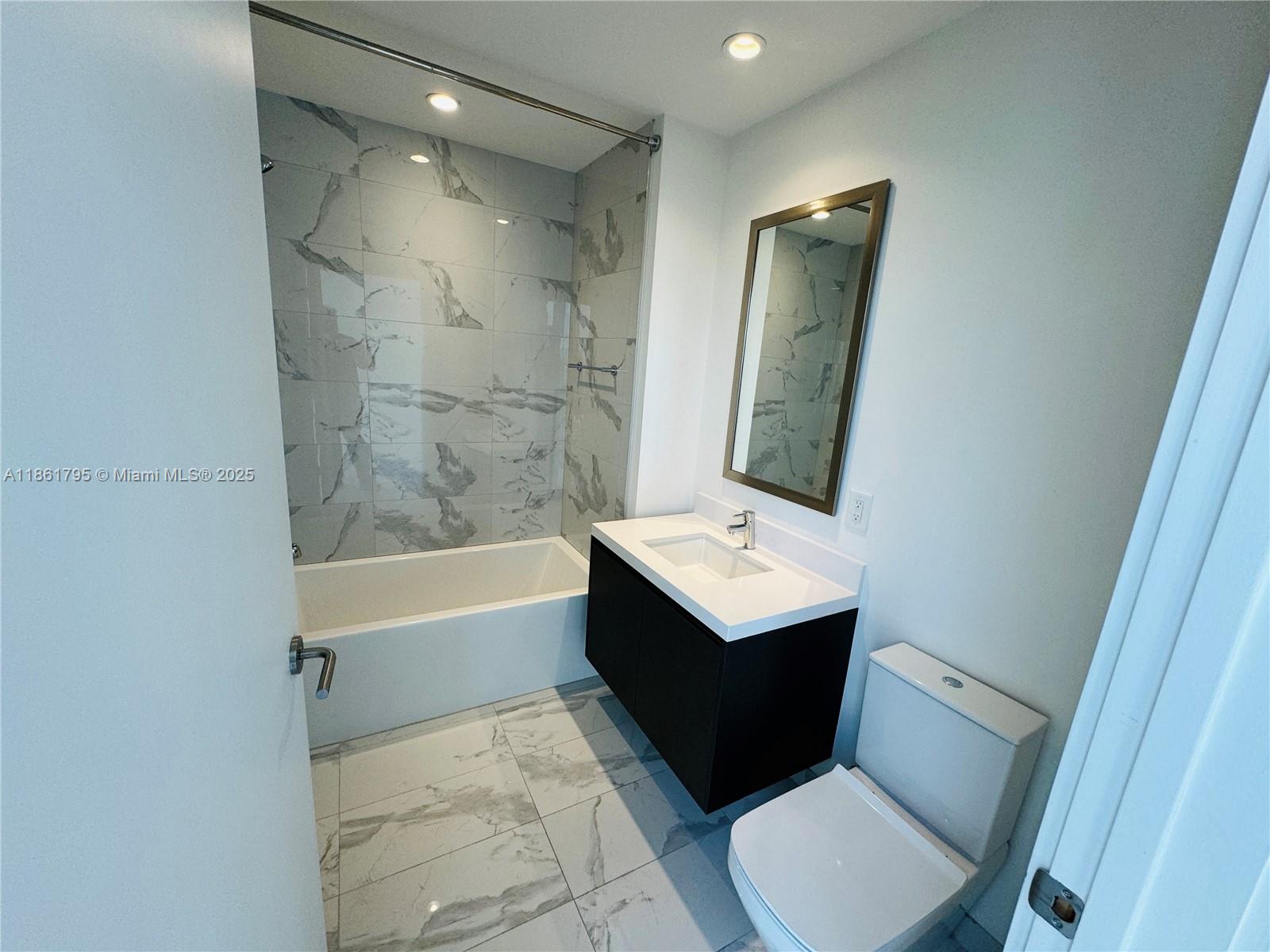 PARAMOUNT MIAMI - Residential