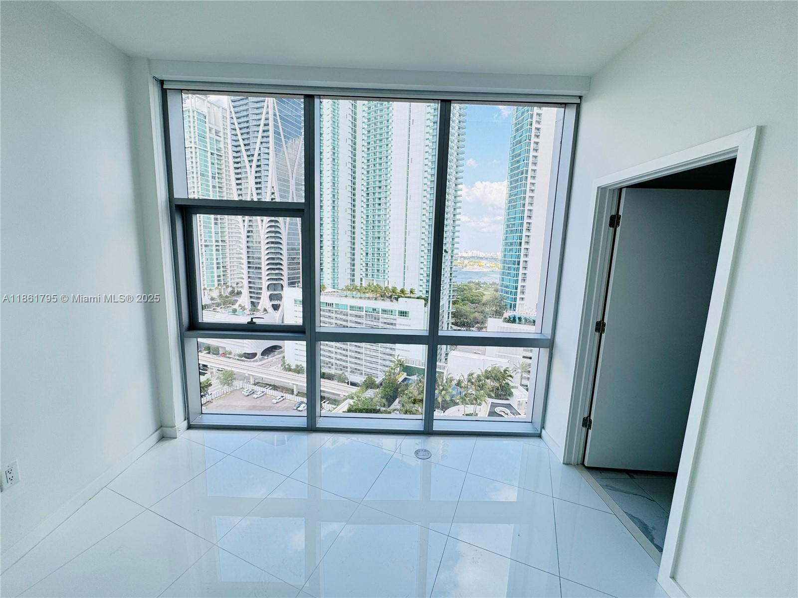 PARAMOUNT MIAMI - Residential