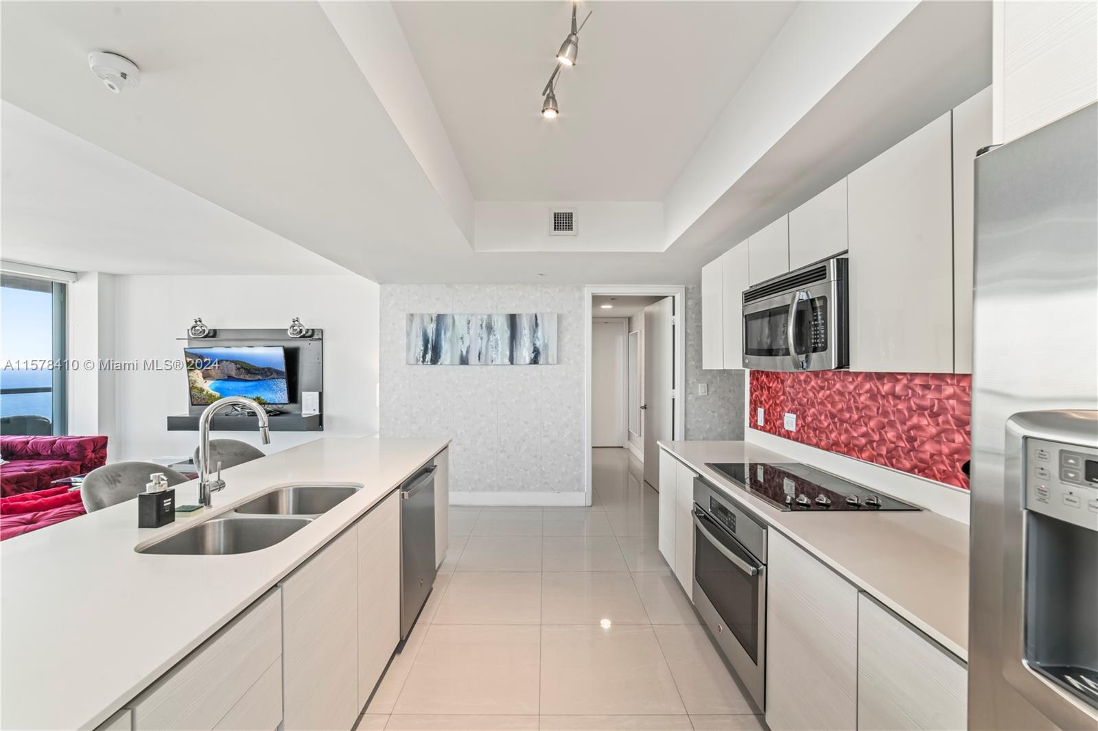 BEACHWALK CONDOMINIUM - Residential Lease