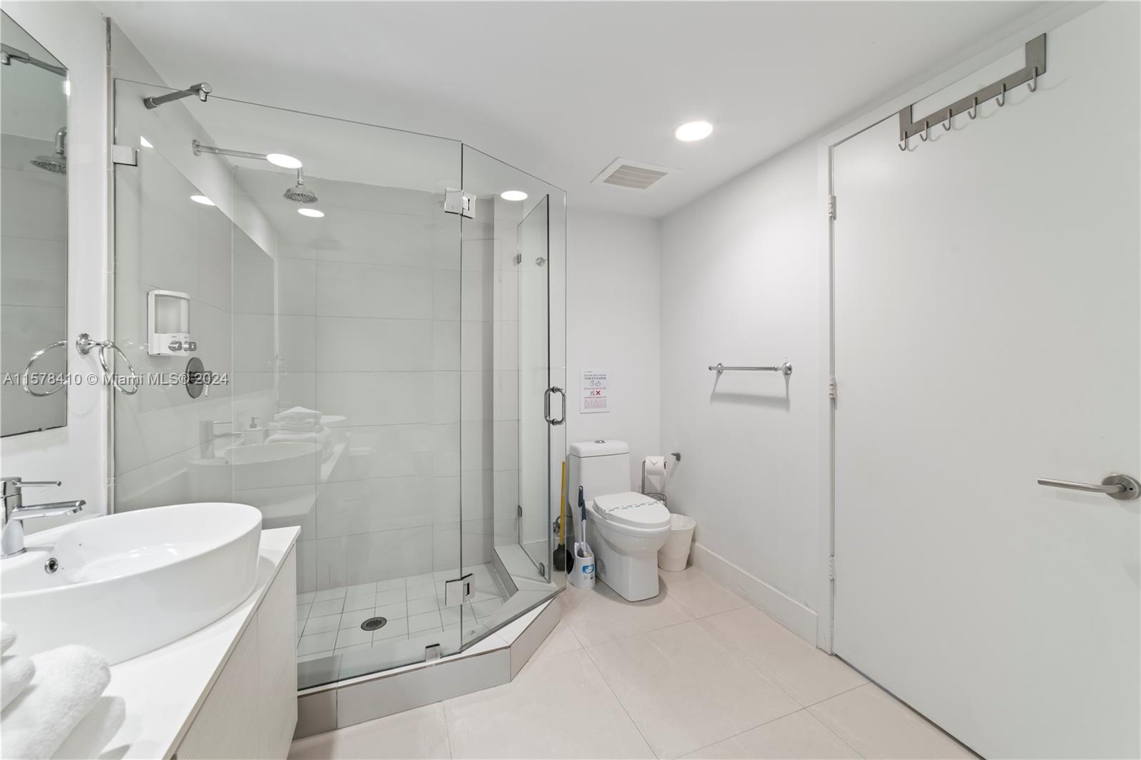 BEACHWALK CONDOMINIUM - Residential Lease