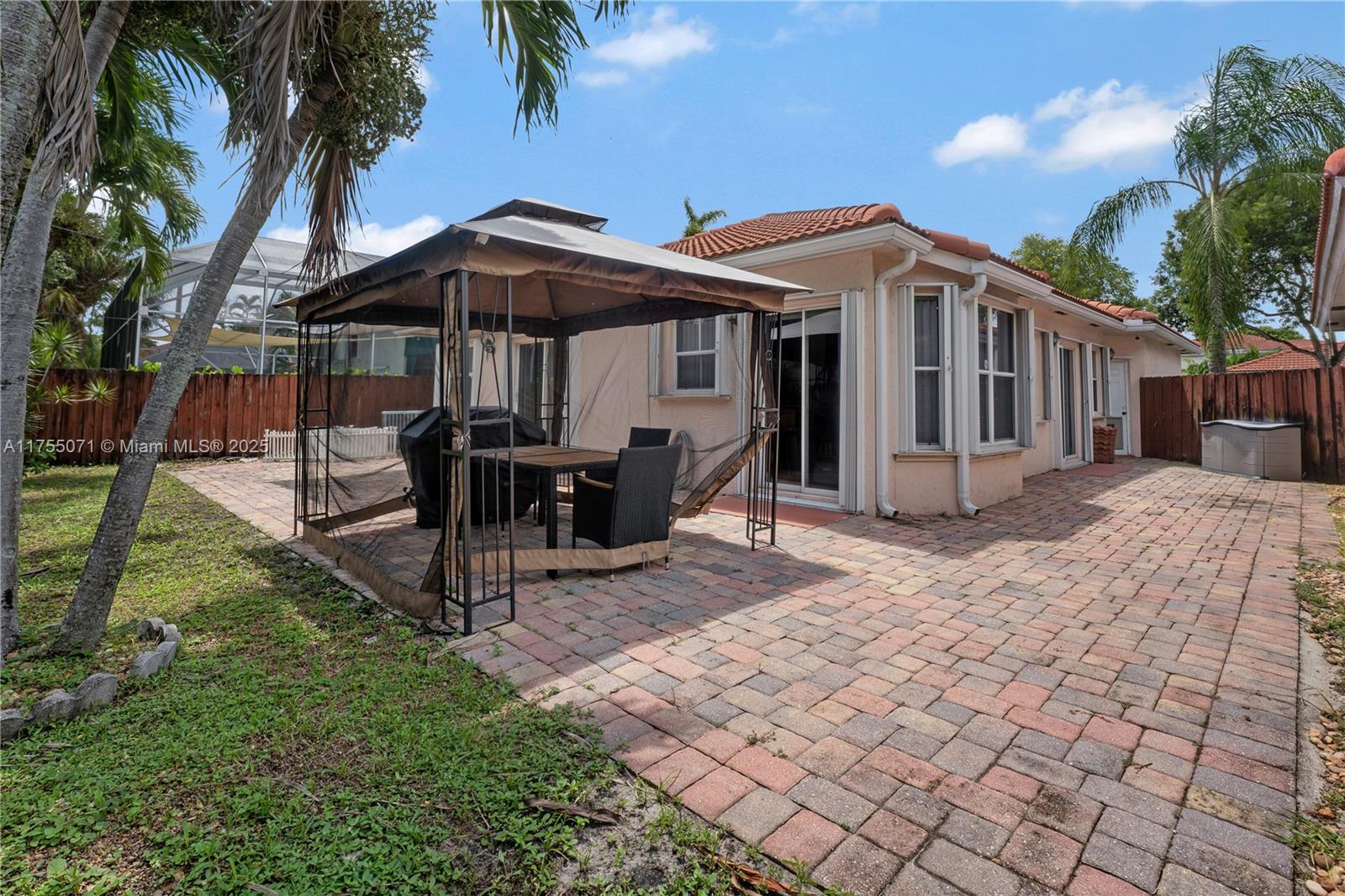 LA MARGARITA PLAT - Residential
