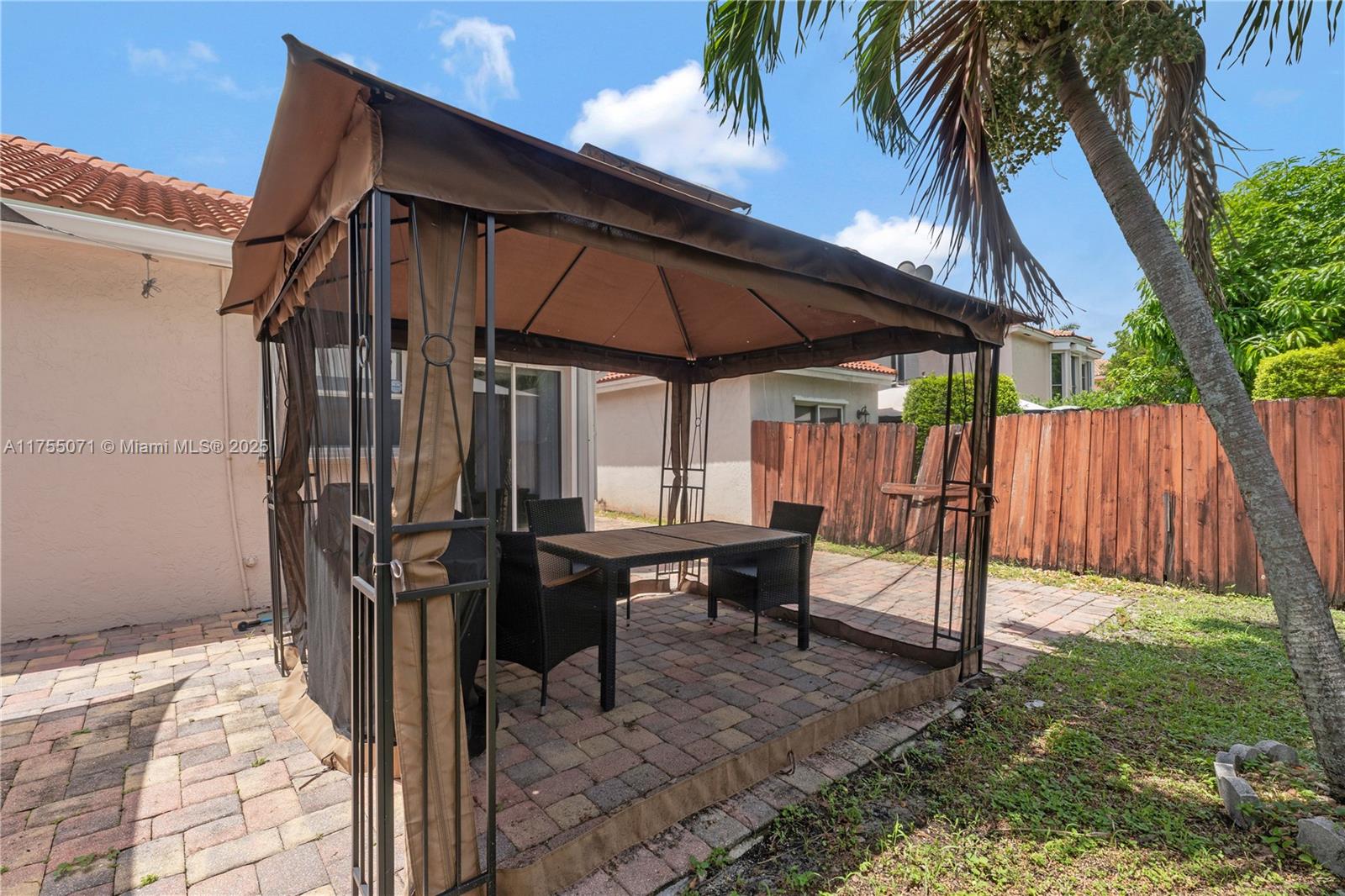 LA MARGARITA PLAT - Residential