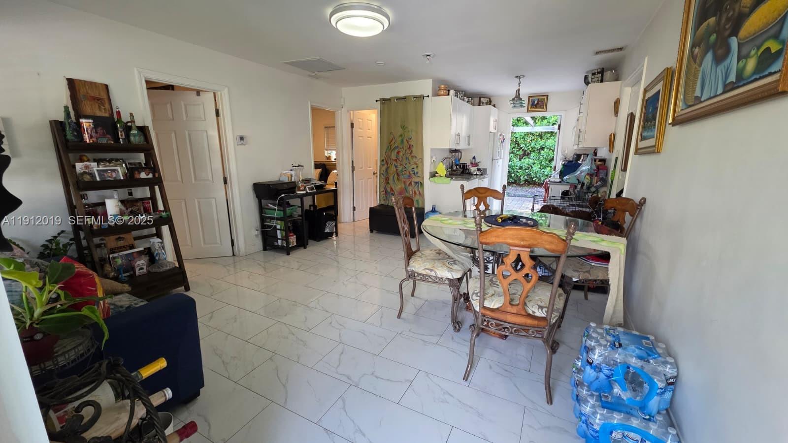 COLLIER MANOR 2ND ADD - Residential