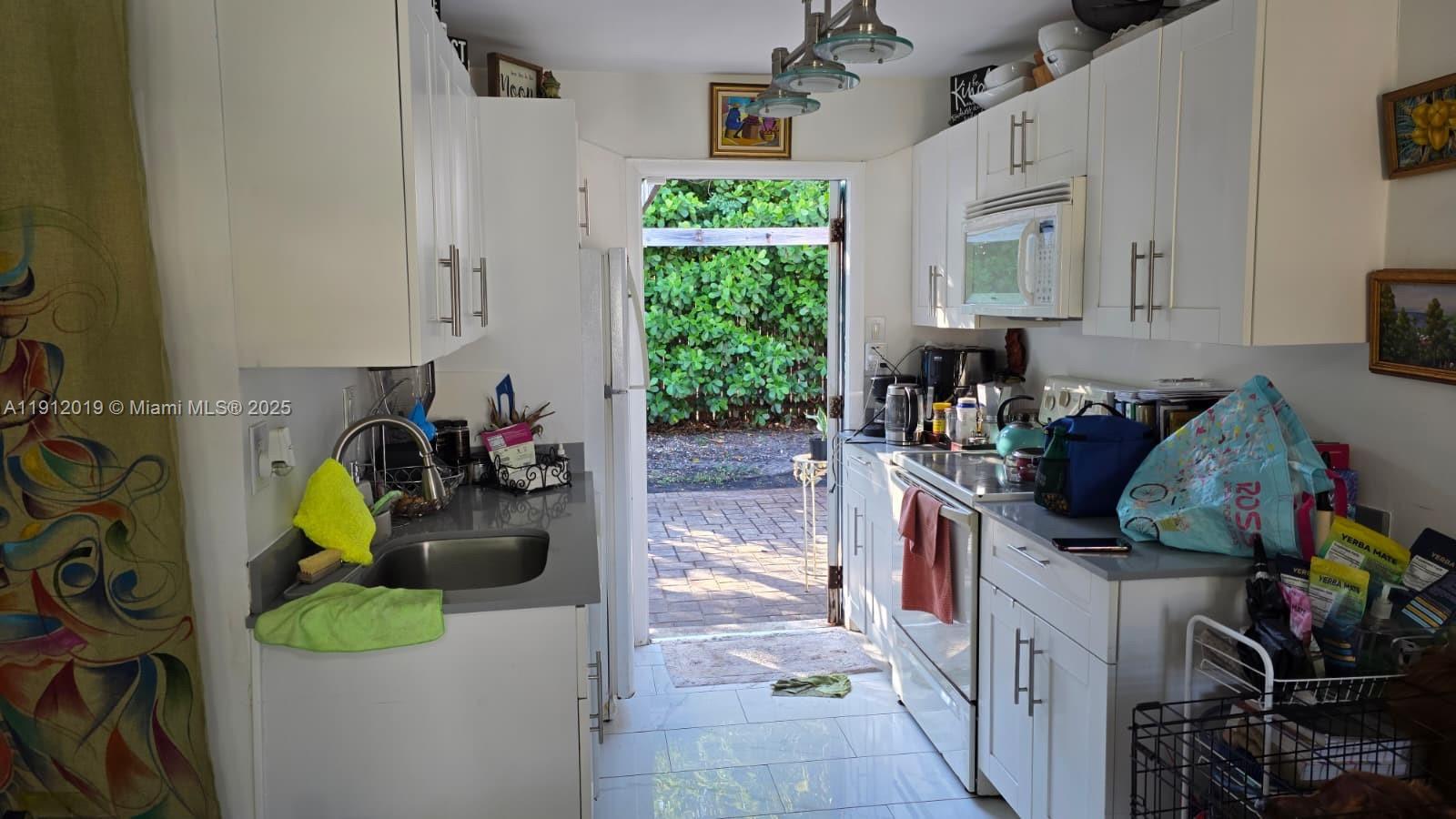 COLLIER MANOR 2ND ADD - Residential