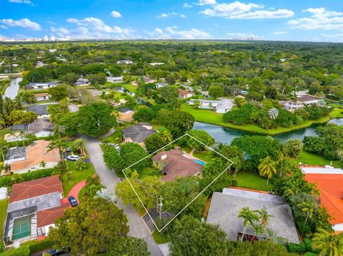 A home in Pinecrest