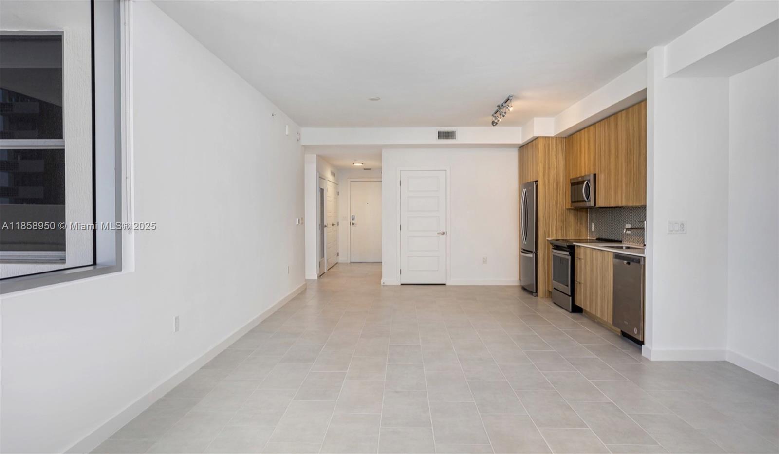 2150 N Bayshore Dr 0511