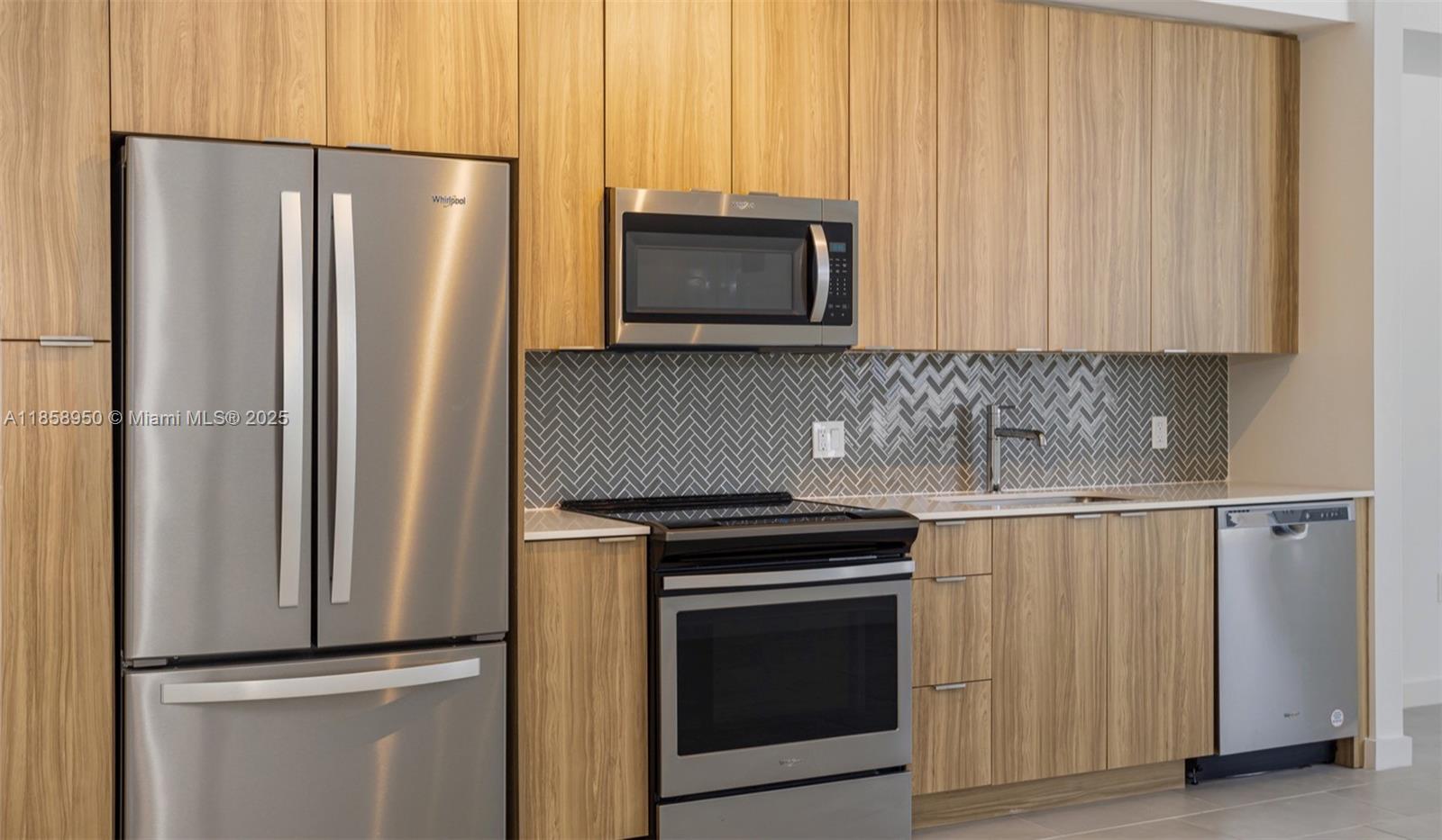 2150 N Bayshore Dr 0511