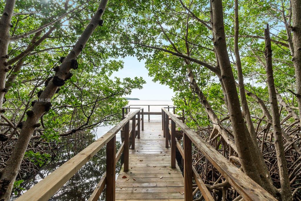 ROYAL HARBOUR YACHT CLUB - Residential Lease