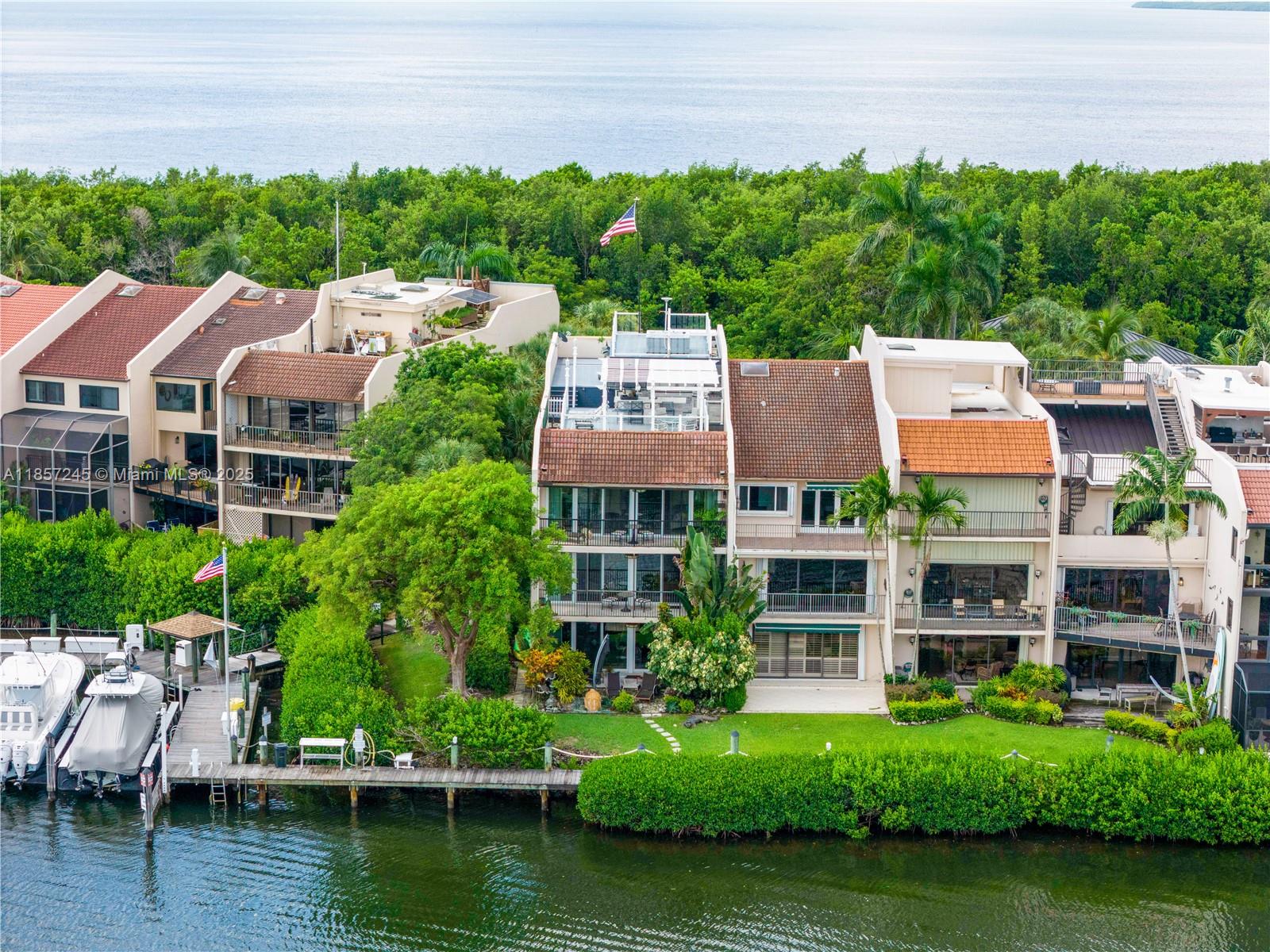 ROYAL HARBOUR YACHT CLUB - Residential Lease