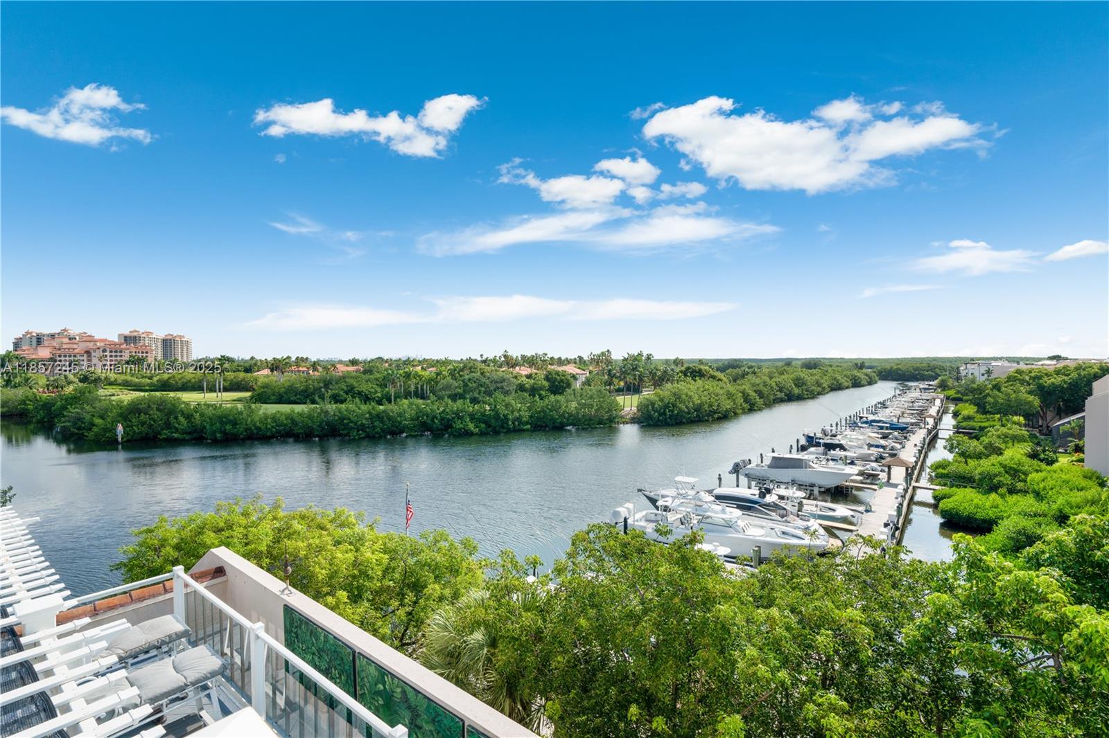 ROYAL HARBOUR YACHT CLUB - Residential Lease