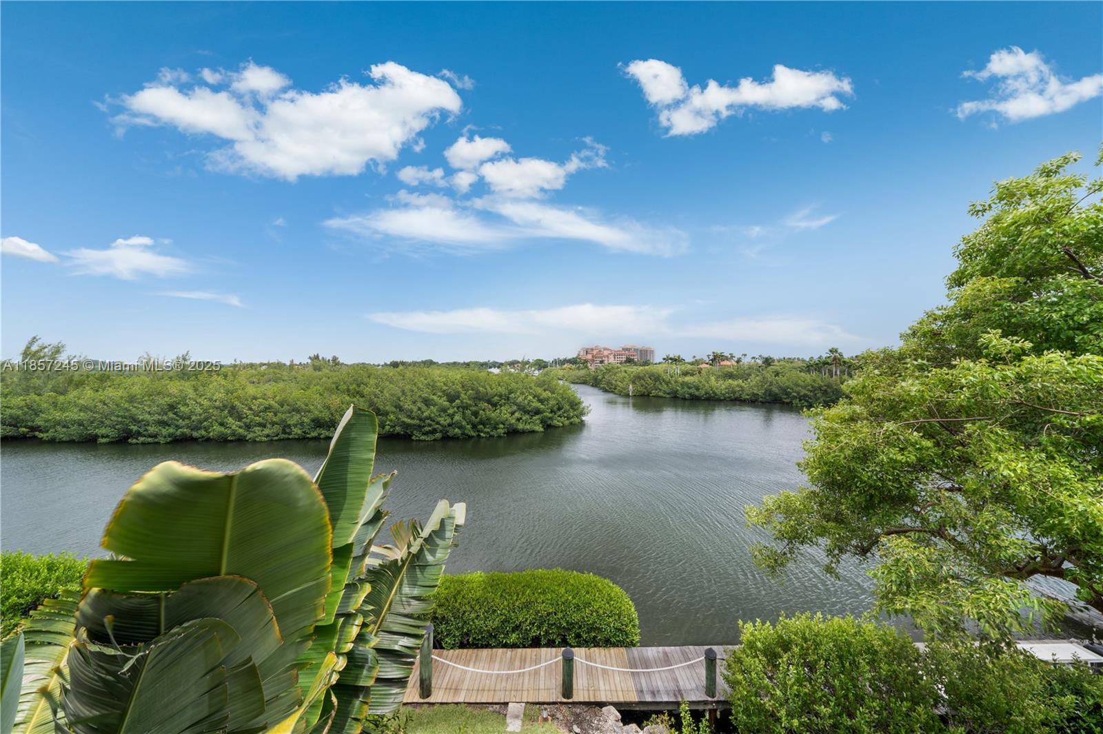 ROYAL HARBOUR YACHT CLUB - Residential Lease