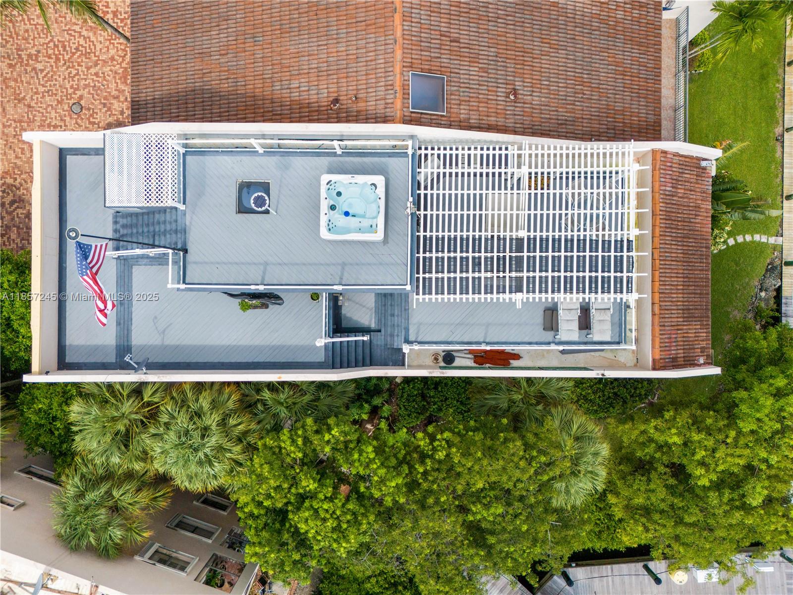 ROYAL HARBOUR YACHT CLUB - Residential Lease