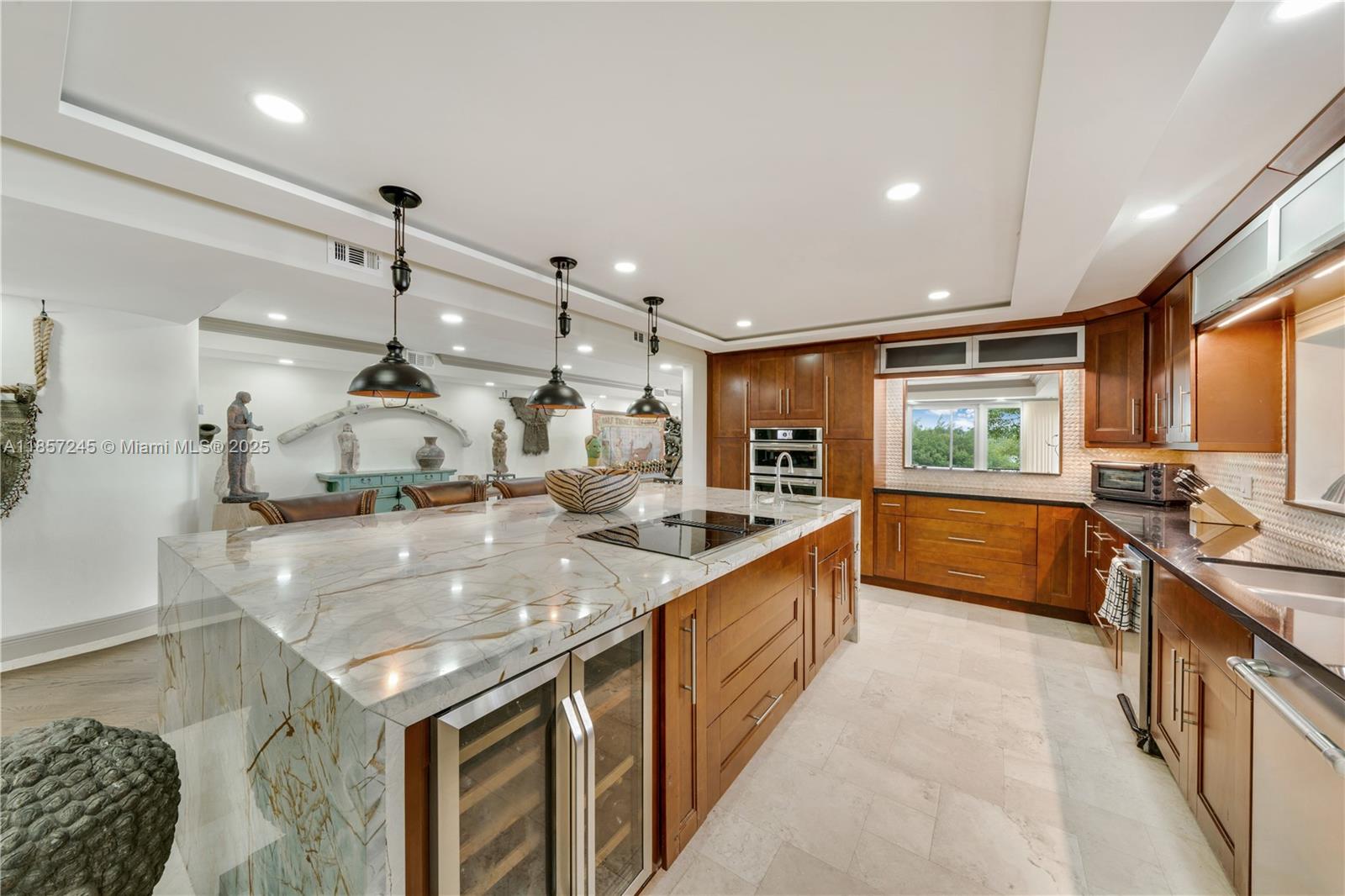 ROYAL HARBOUR YACHT CLUB - Residential Lease