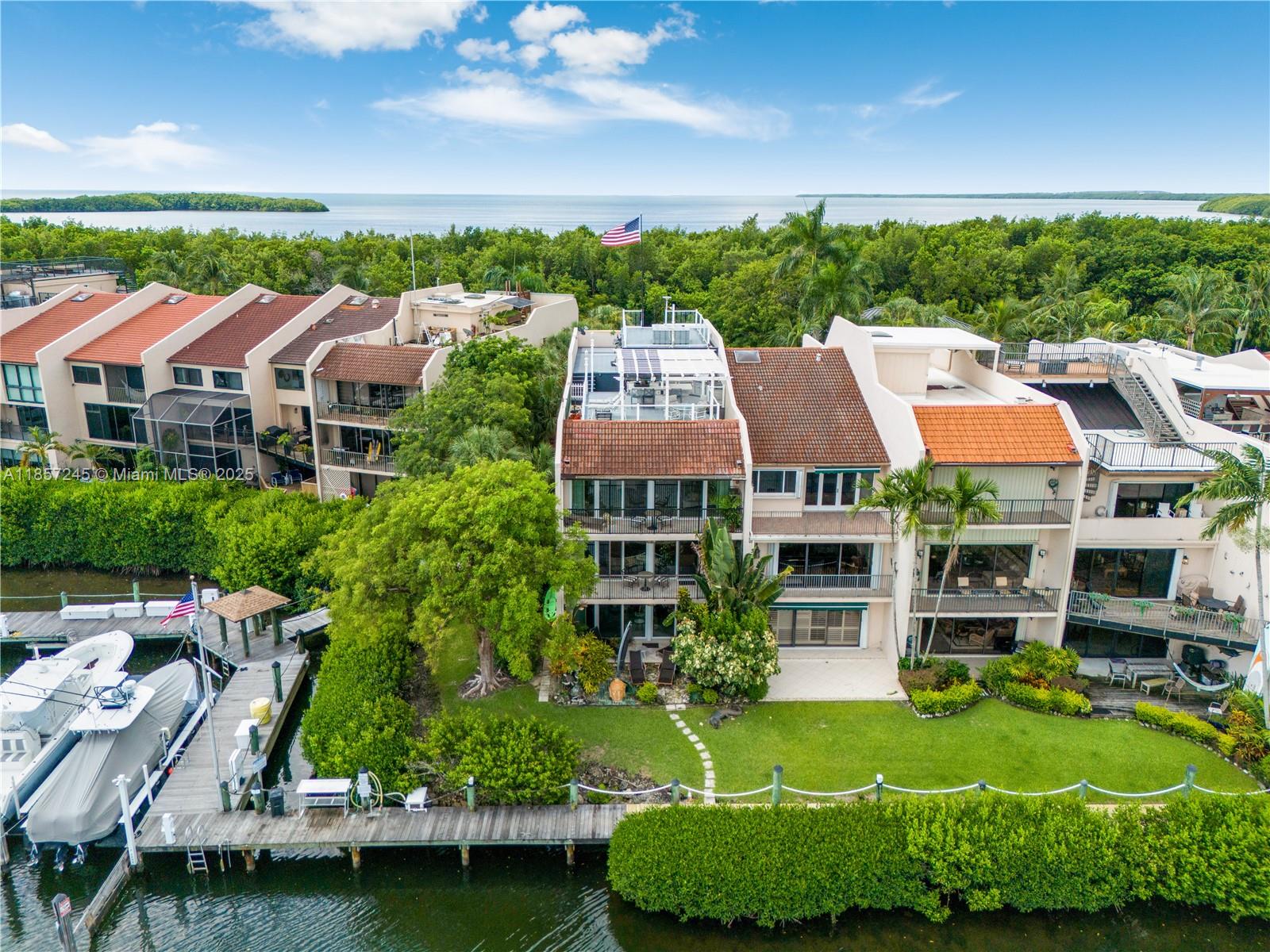 ROYAL HARBOUR YACHT CLUB - Residential Lease