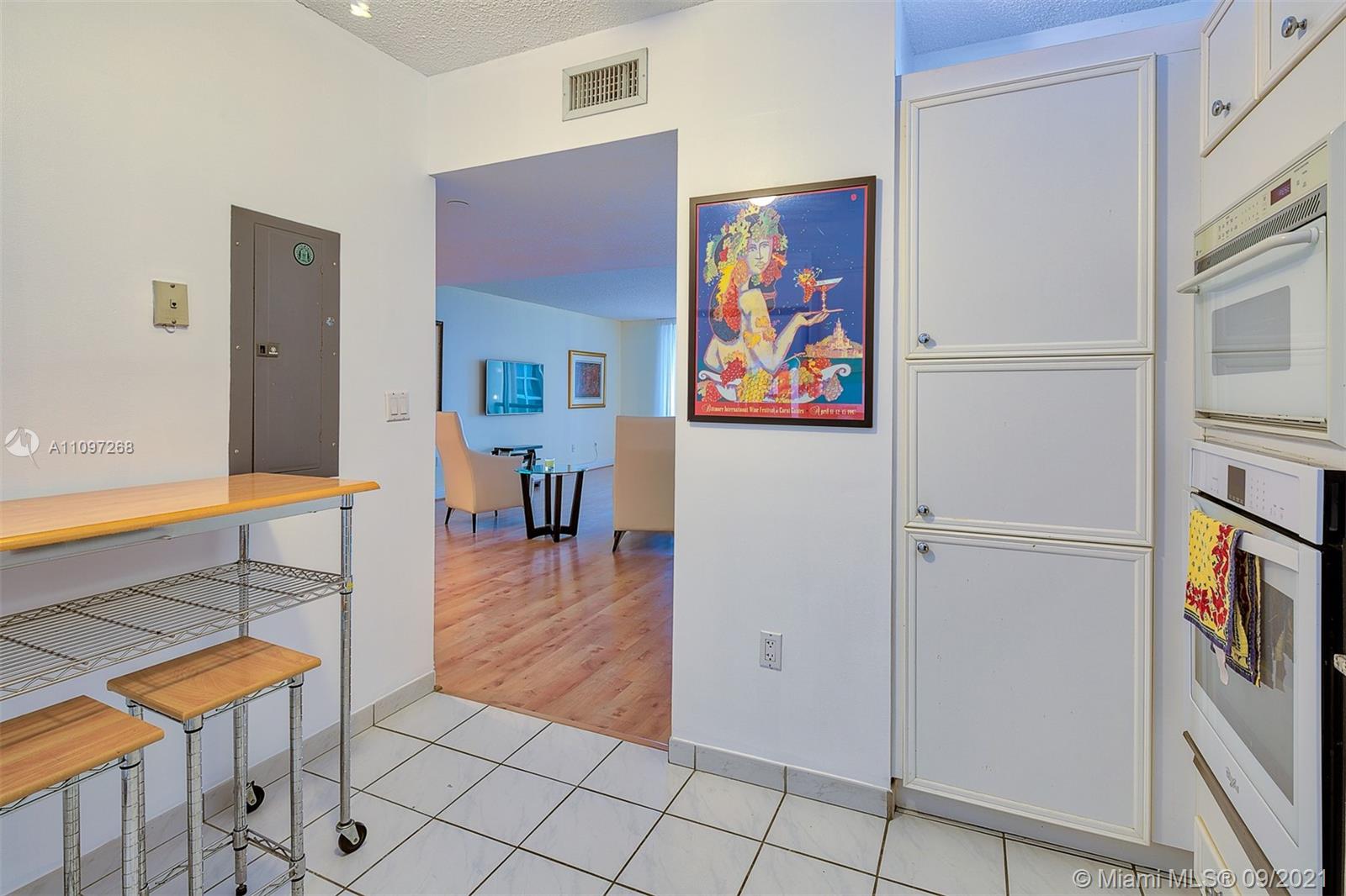 CHAMPLAIN TOWERS EAST CON - Residential