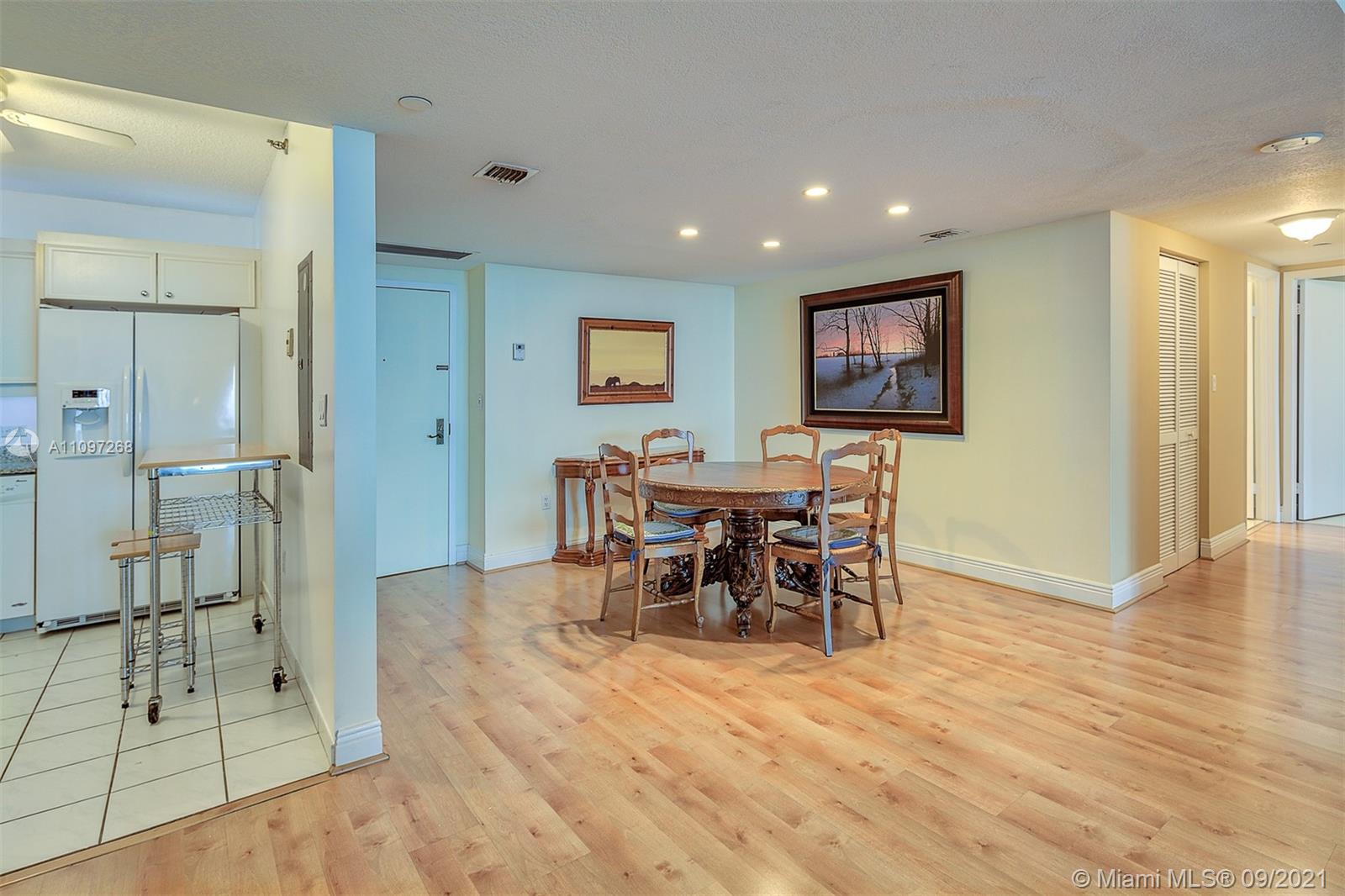 CHAMPLAIN TOWERS EAST CON - Residential