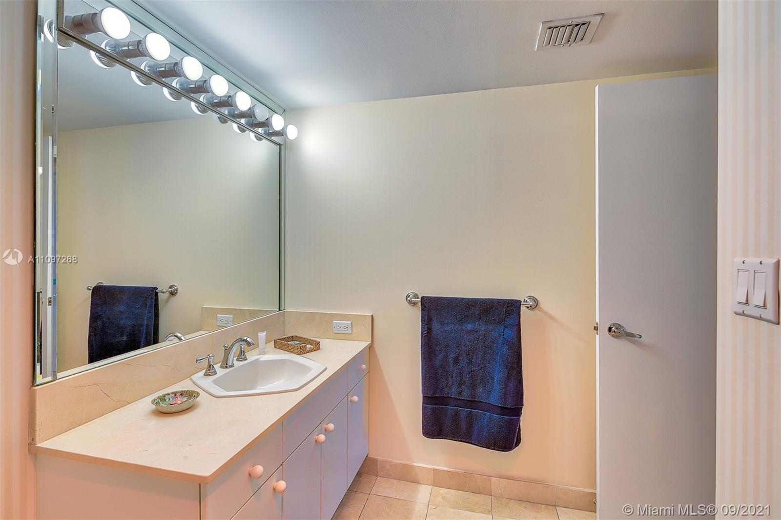 CHAMPLAIN TOWERS EAST CON - Residential