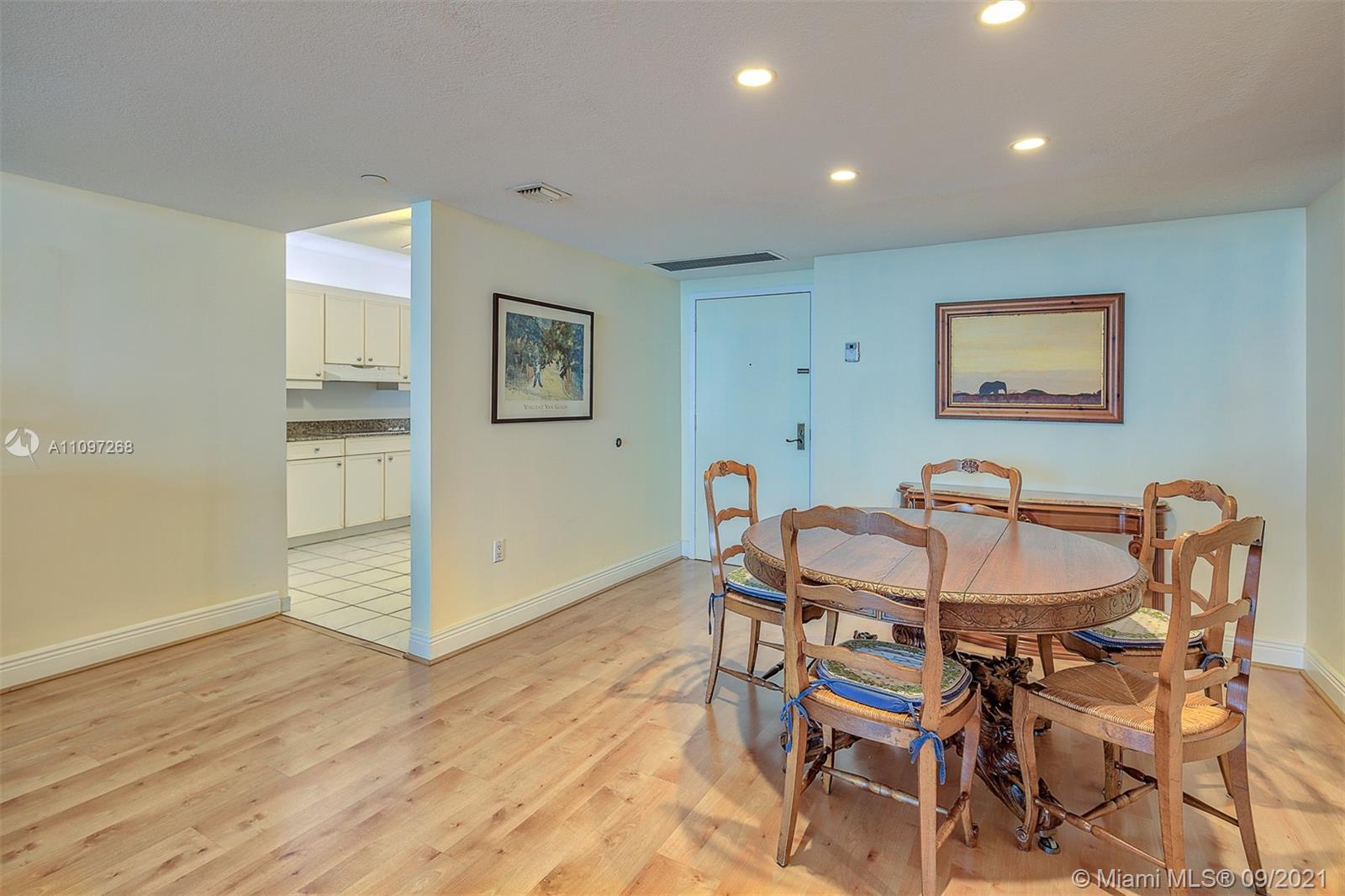 CHAMPLAIN TOWERS EAST CON - Residential