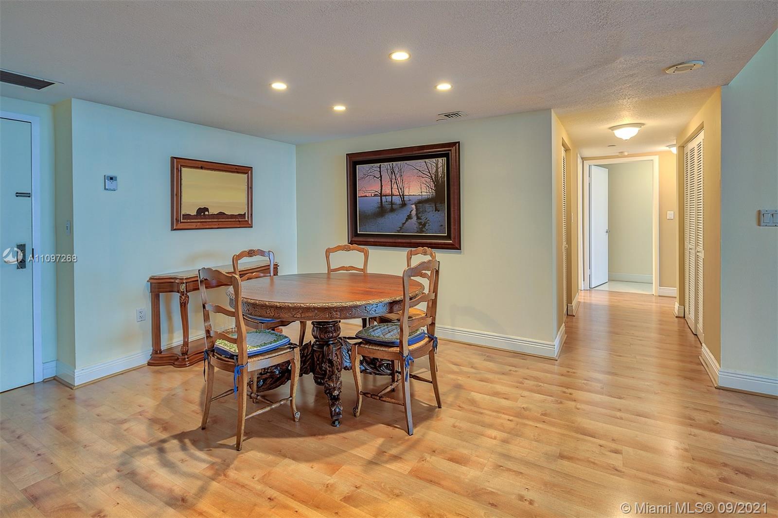 CHAMPLAIN TOWERS EAST CON - Residential