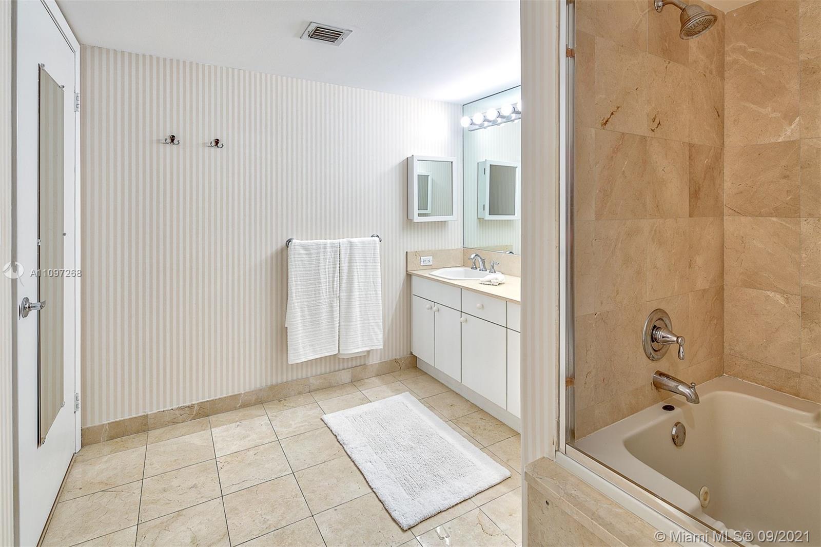 CHAMPLAIN TOWERS EAST CON - Residential