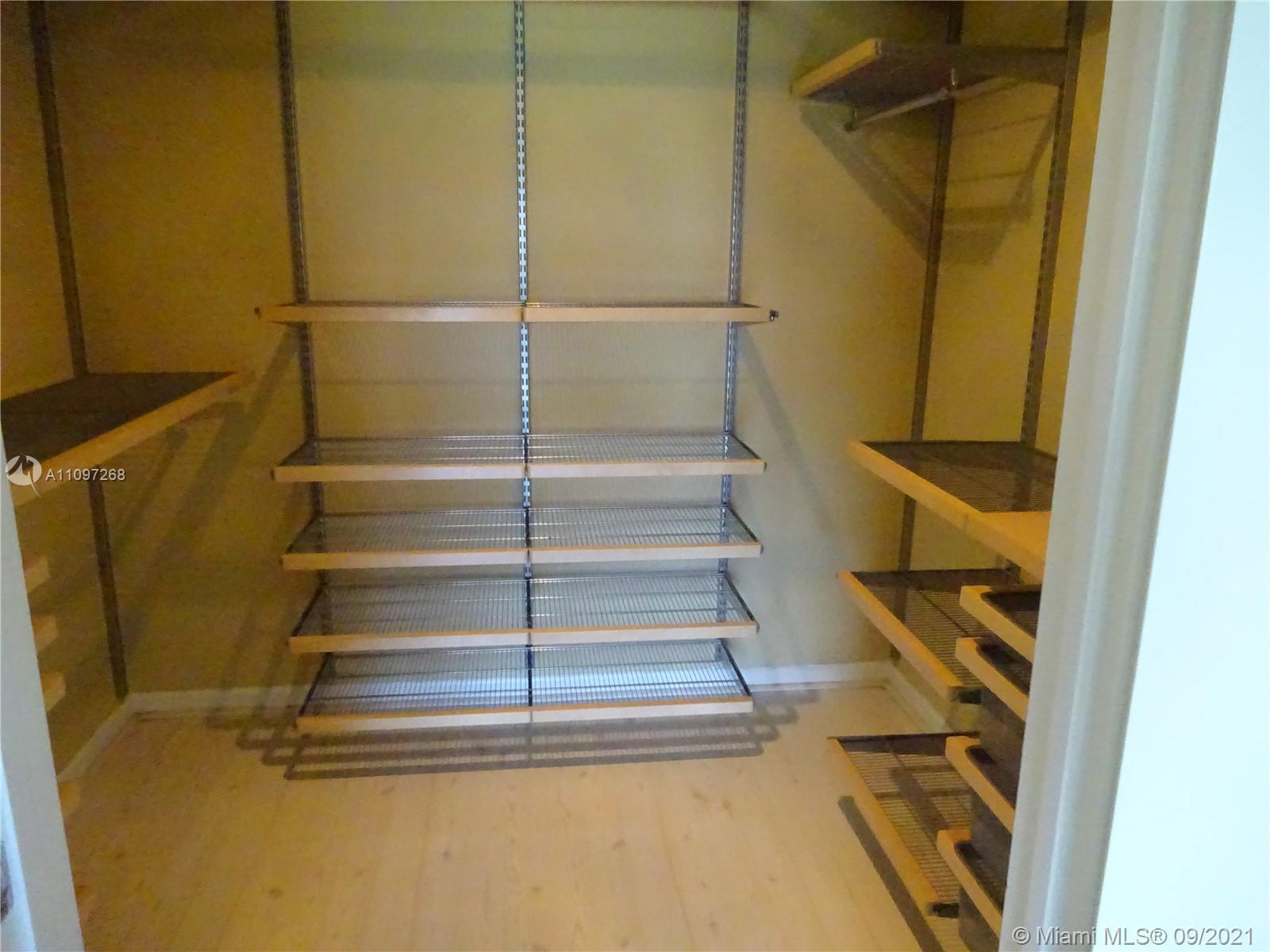 CHAMPLAIN TOWERS EAST CON - Residential