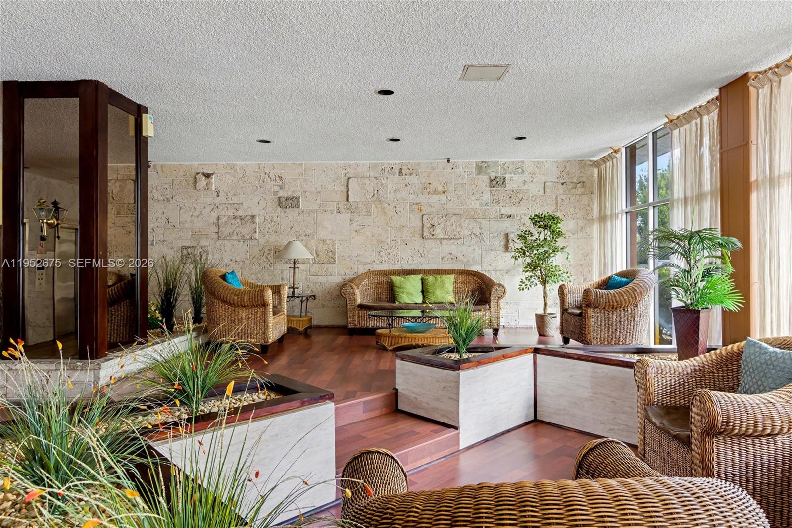 PLAZA OF WESTLAND CONDO - Residential