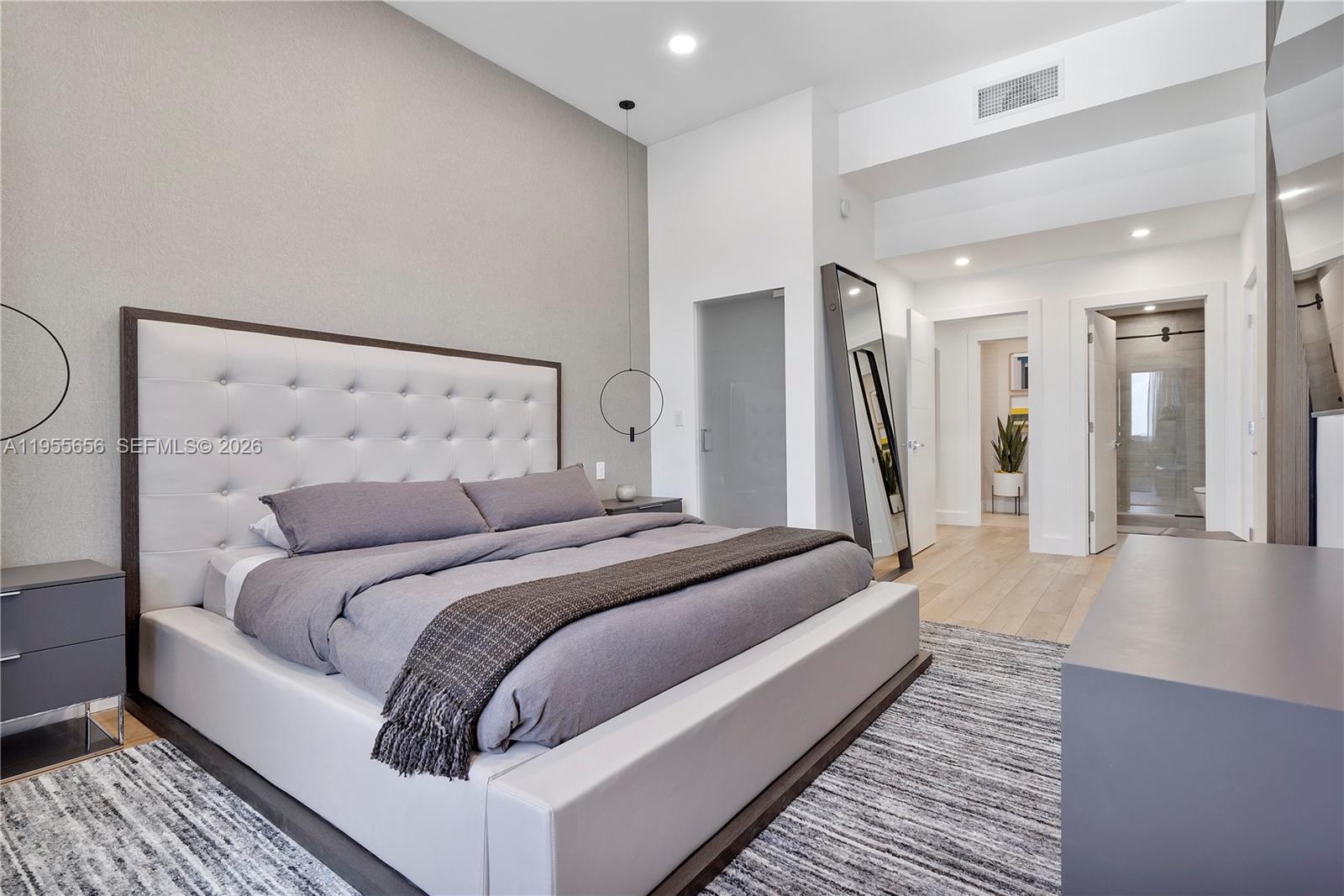 RONEY PALACE CONDO - Residential