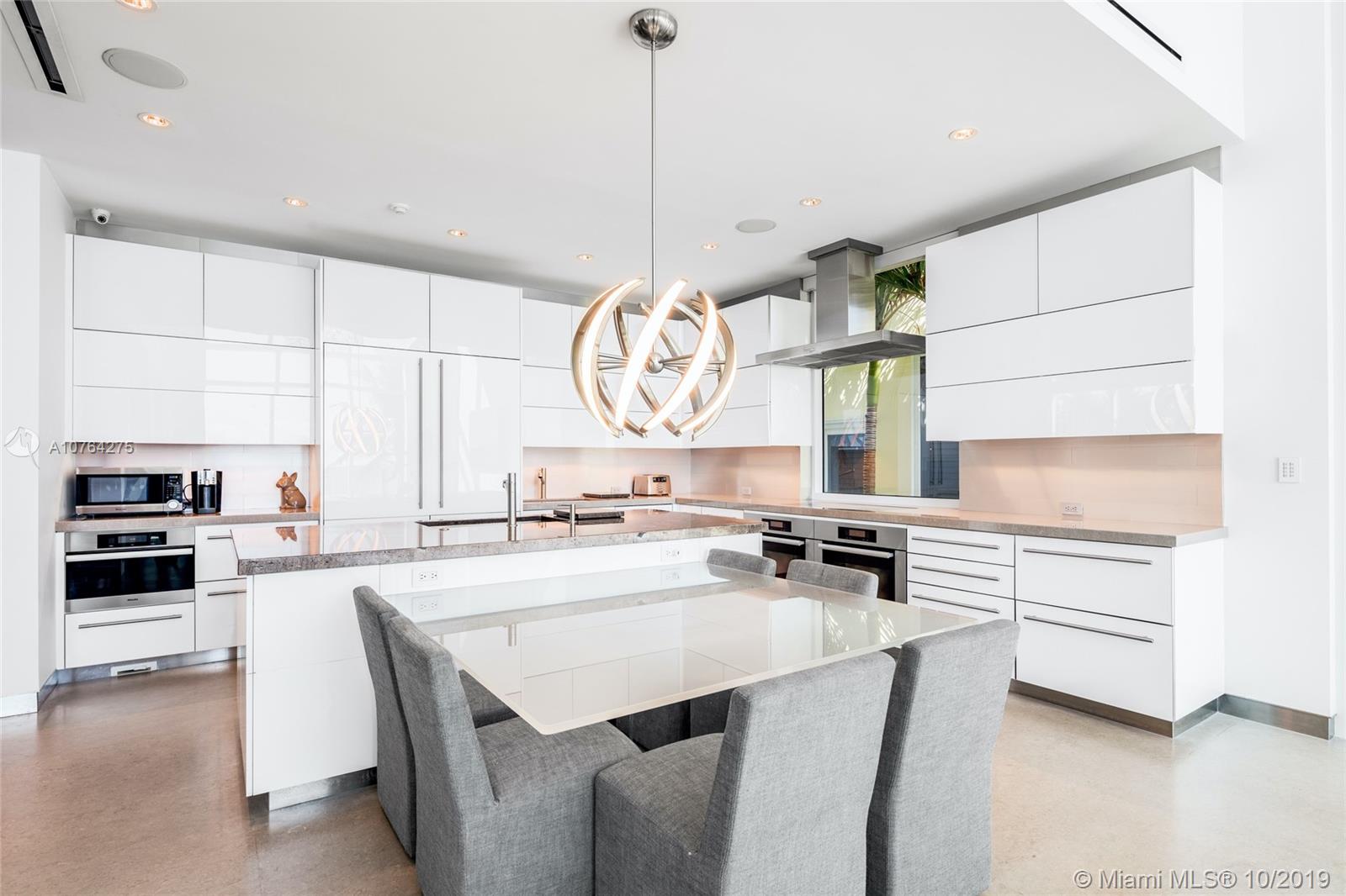 LAUDERDALE BEACH - Residential