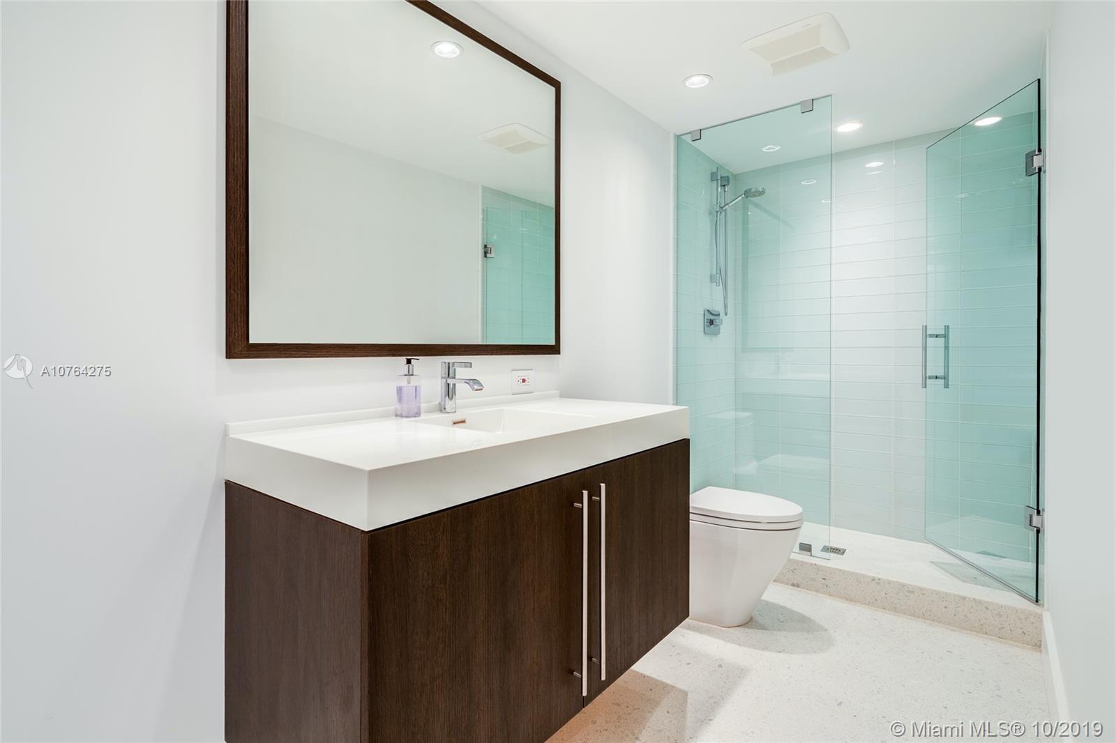 LAUDERDALE BEACH - Residential