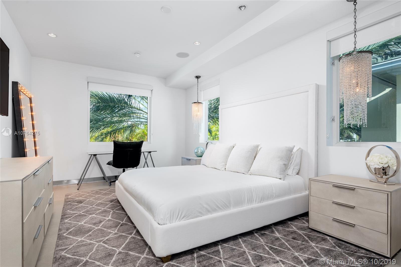 LAUDERDALE BEACH - Residential