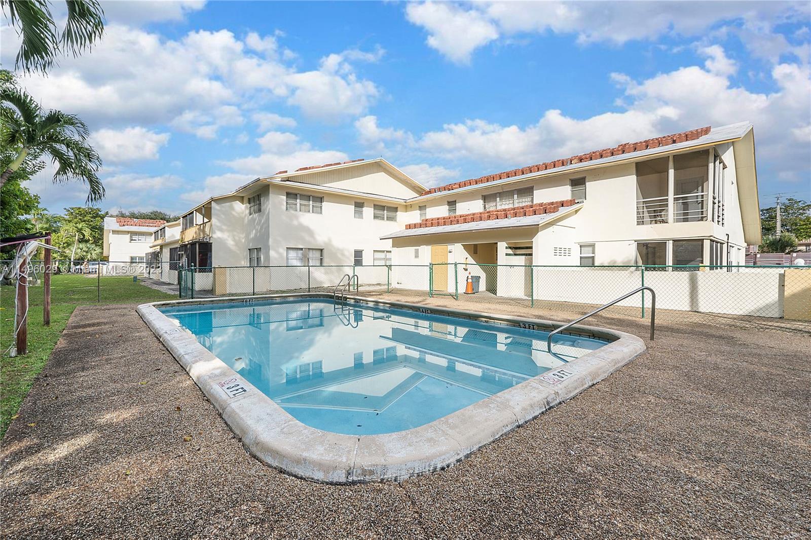 VILLAS AT CORAL SPRINGS - Residential