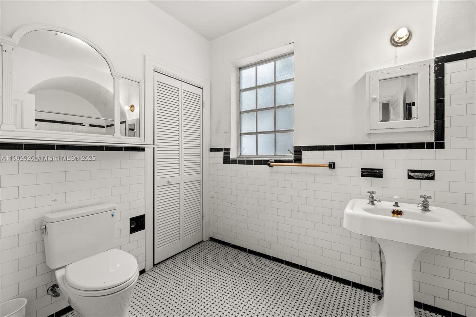 CORAL GABLES SEC B - Residential