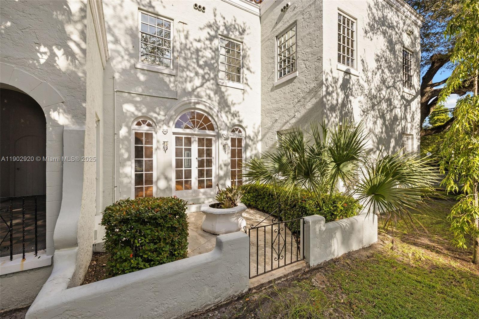 CORAL GABLES SEC B - Residential