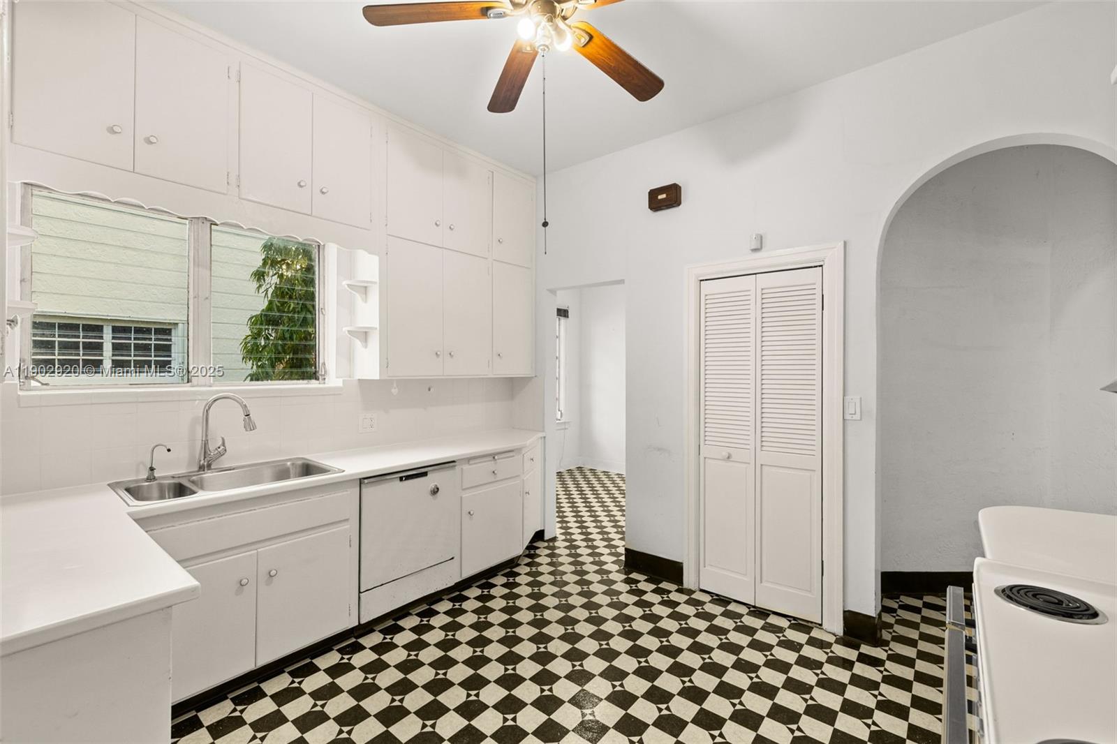 CORAL GABLES SEC B - Residential