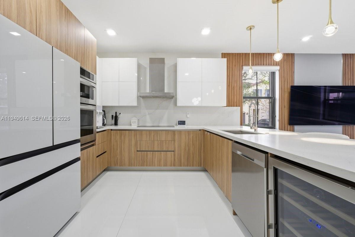 VINTAGE ESTATES - Residential