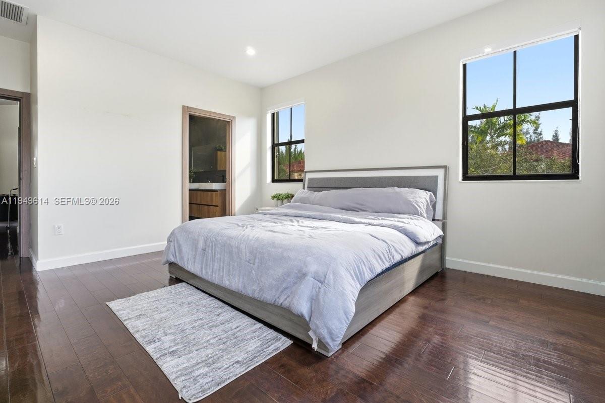 VINTAGE ESTATES - Residential