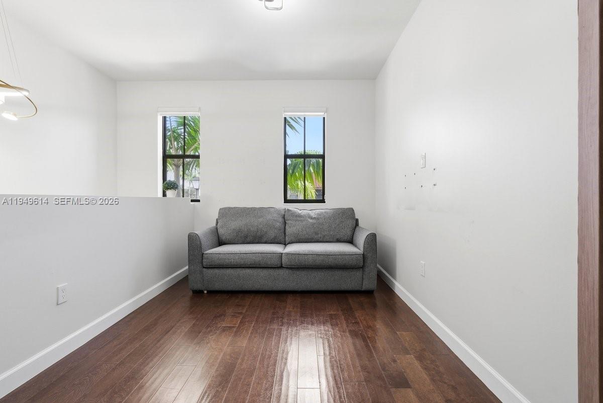 VINTAGE ESTATES - Residential