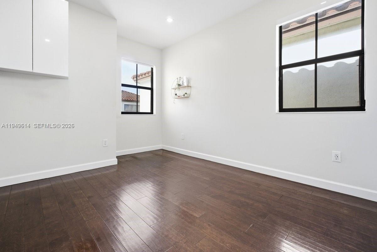 VINTAGE ESTATES - Residential